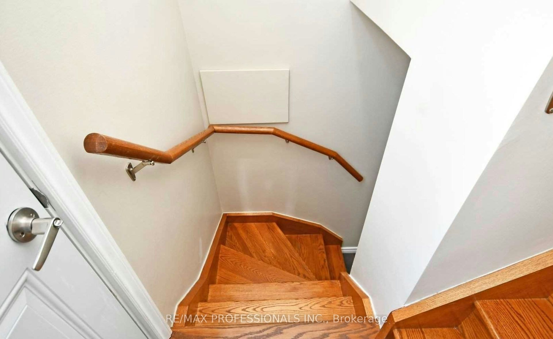 BSMT-1072 Alexandra Avenue, Mississauga, ON, L5E 1Z8 - 2