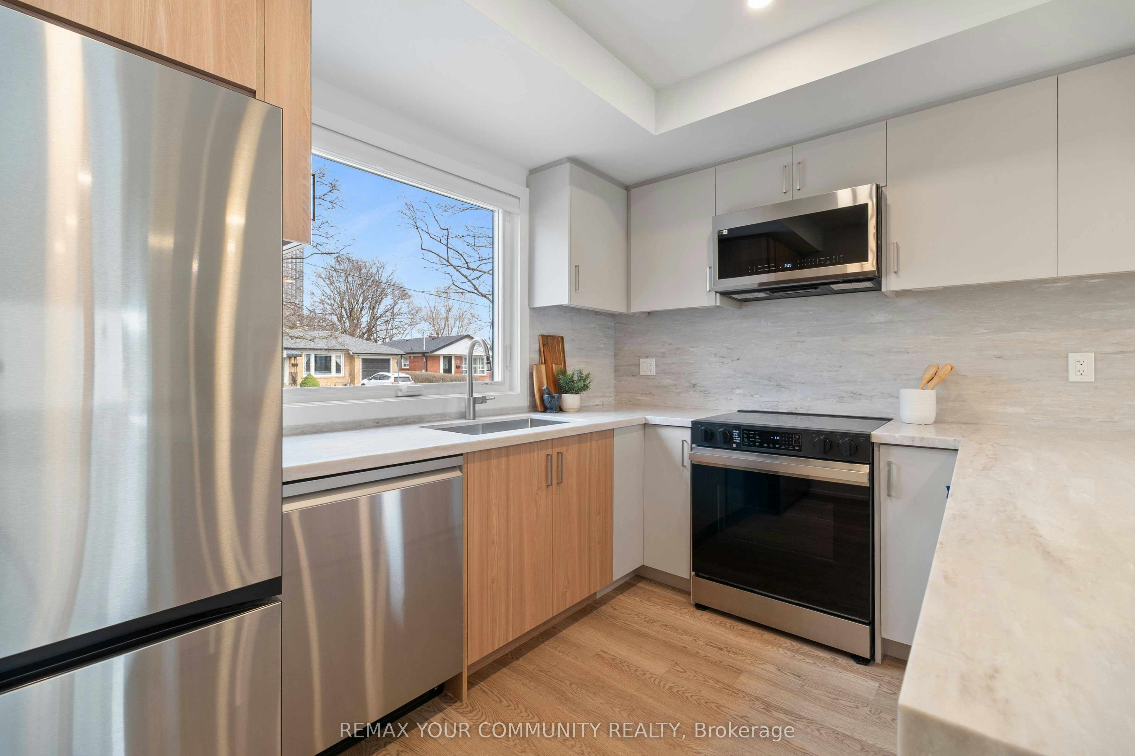 2-34 Poplar Avenue, Toronto, ON, M9B 3R4 - 6