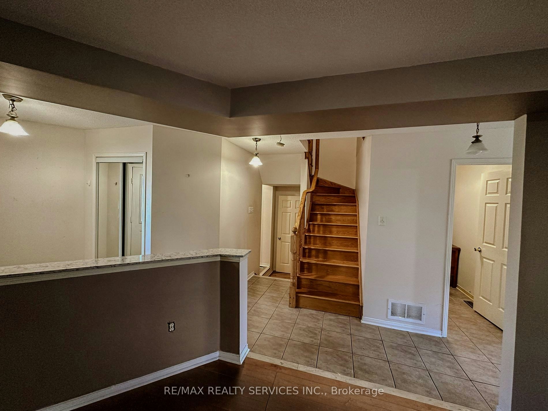 41 Sandyshores Drive, Brampton, ON, L6R 2H2 - 9