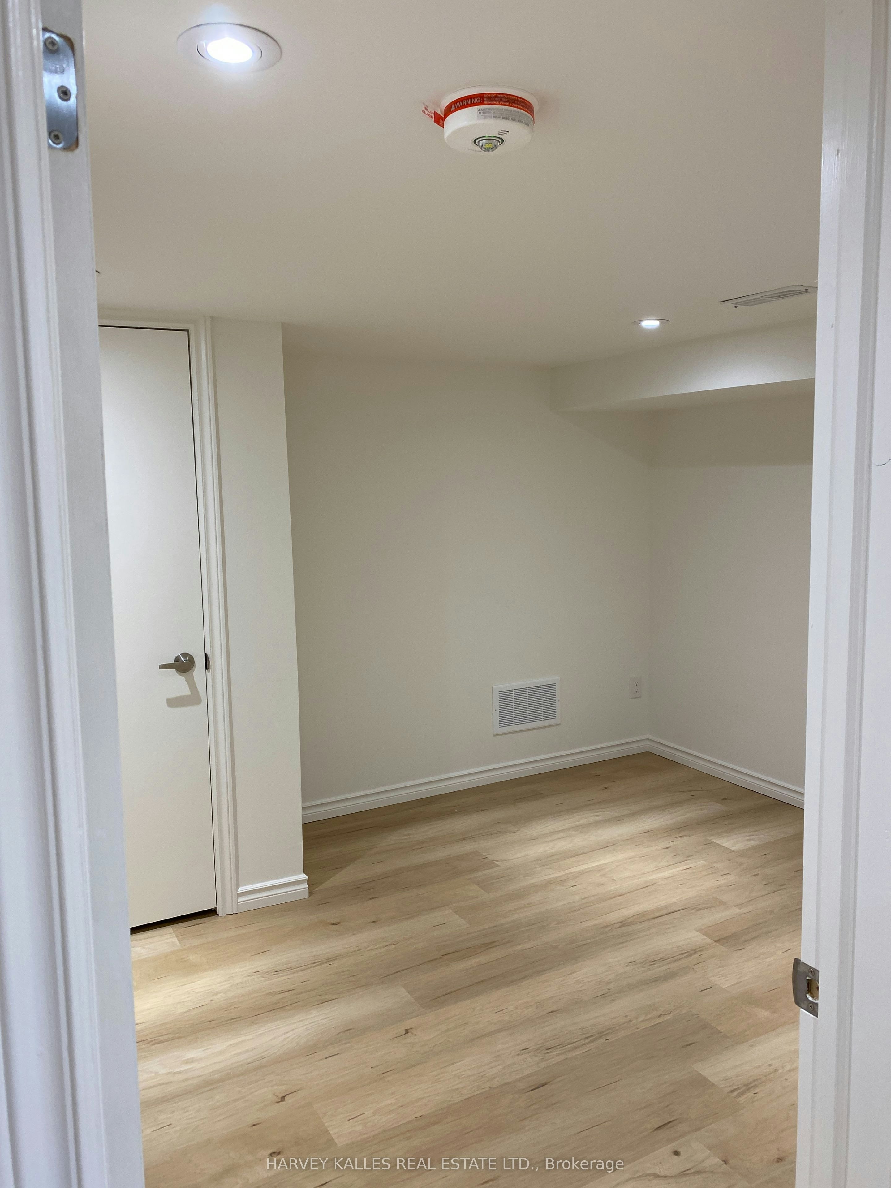 Lower-47 Stayner Avenue, Toronto, ON, M6B 1N5 - 6