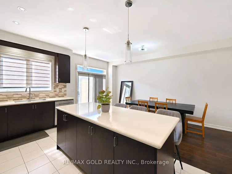 116 Lesabre Crescent, Brampton, ON, L6P 0W4 - 11