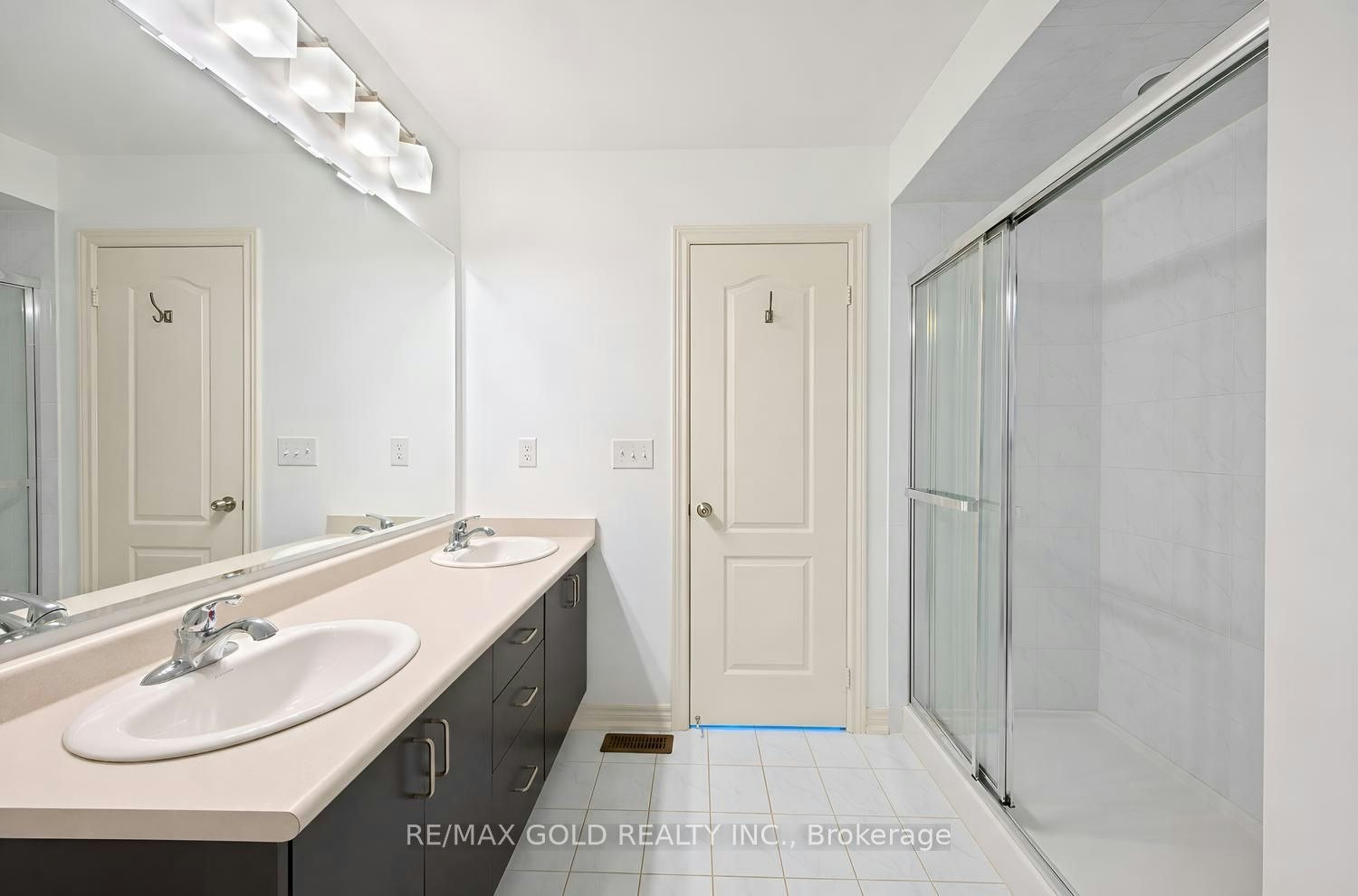 116 Lesabre Crescent, Brampton, ON, L6P 0W4 - 43