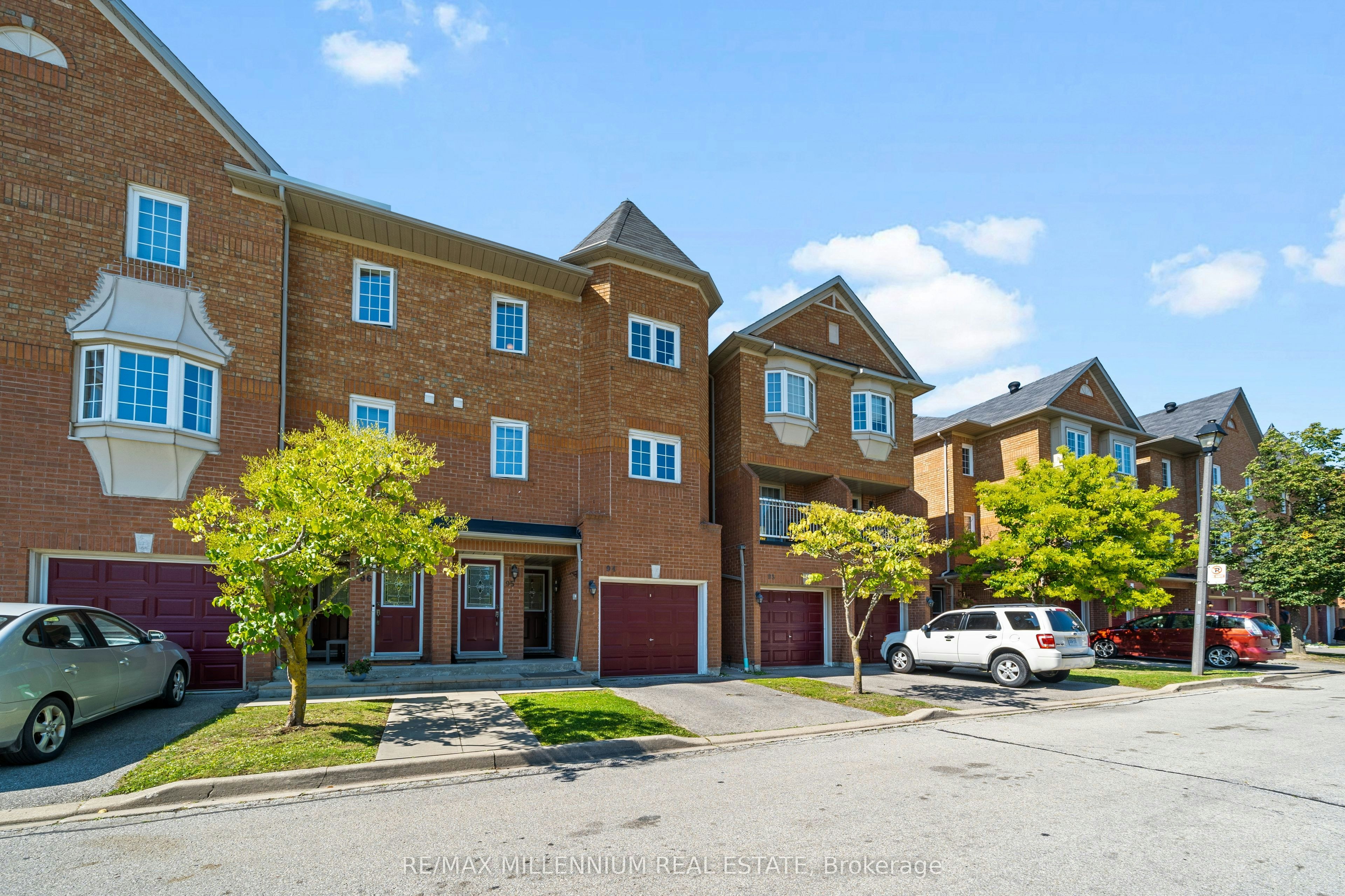 94-6950 Tenth Line W, Mississauga, ON, L5N 6Y1 - 2