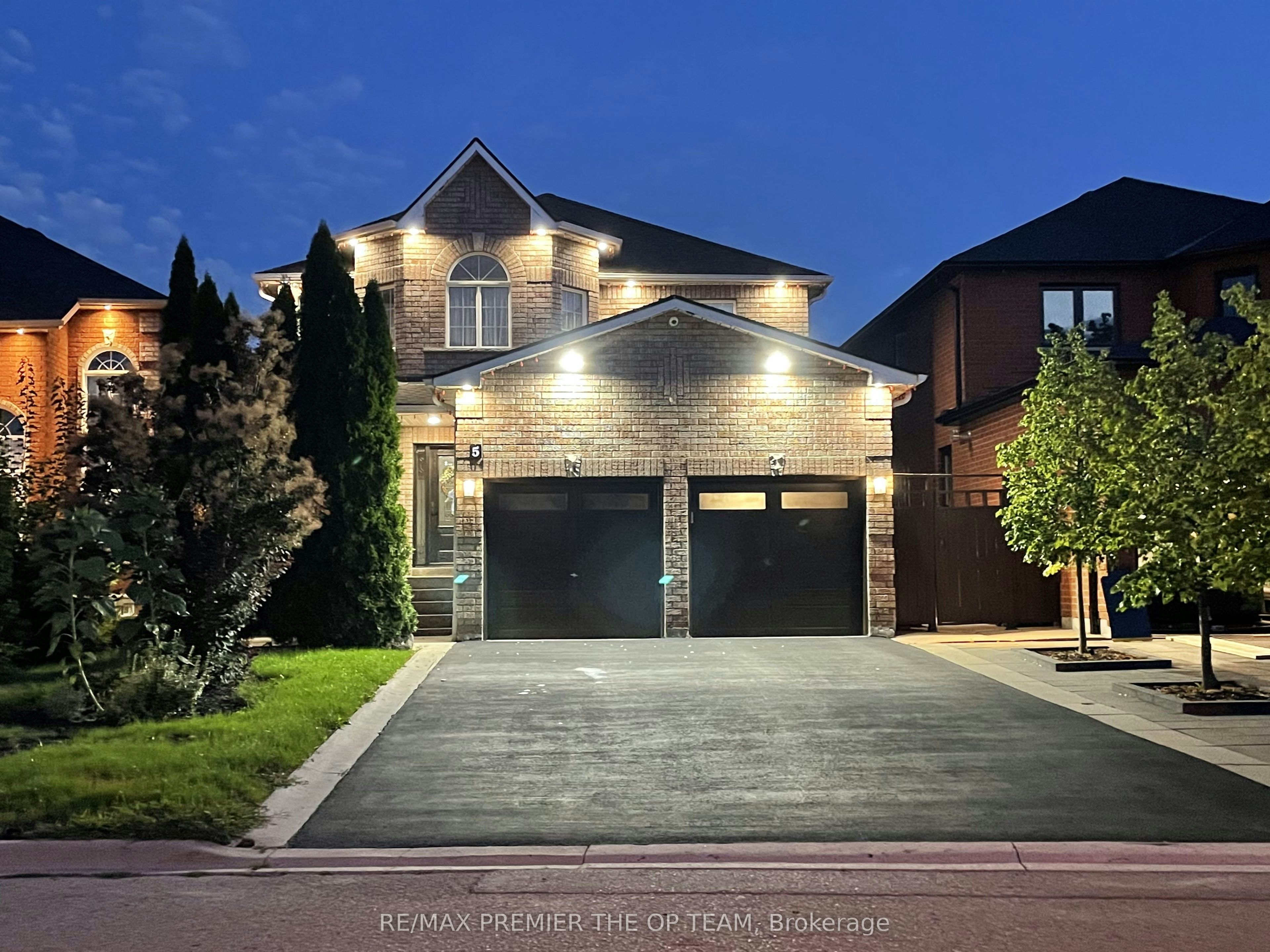 5 Southbury Manor Drive, Caledon, ON, L7E 1X7