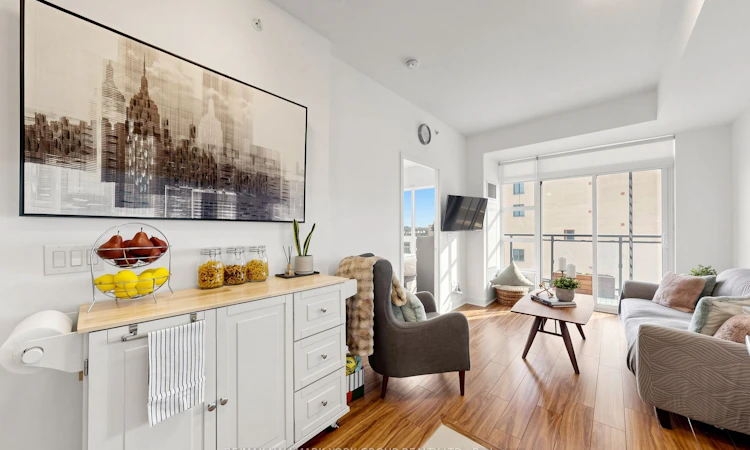 612-840 Queen's Plate Drive