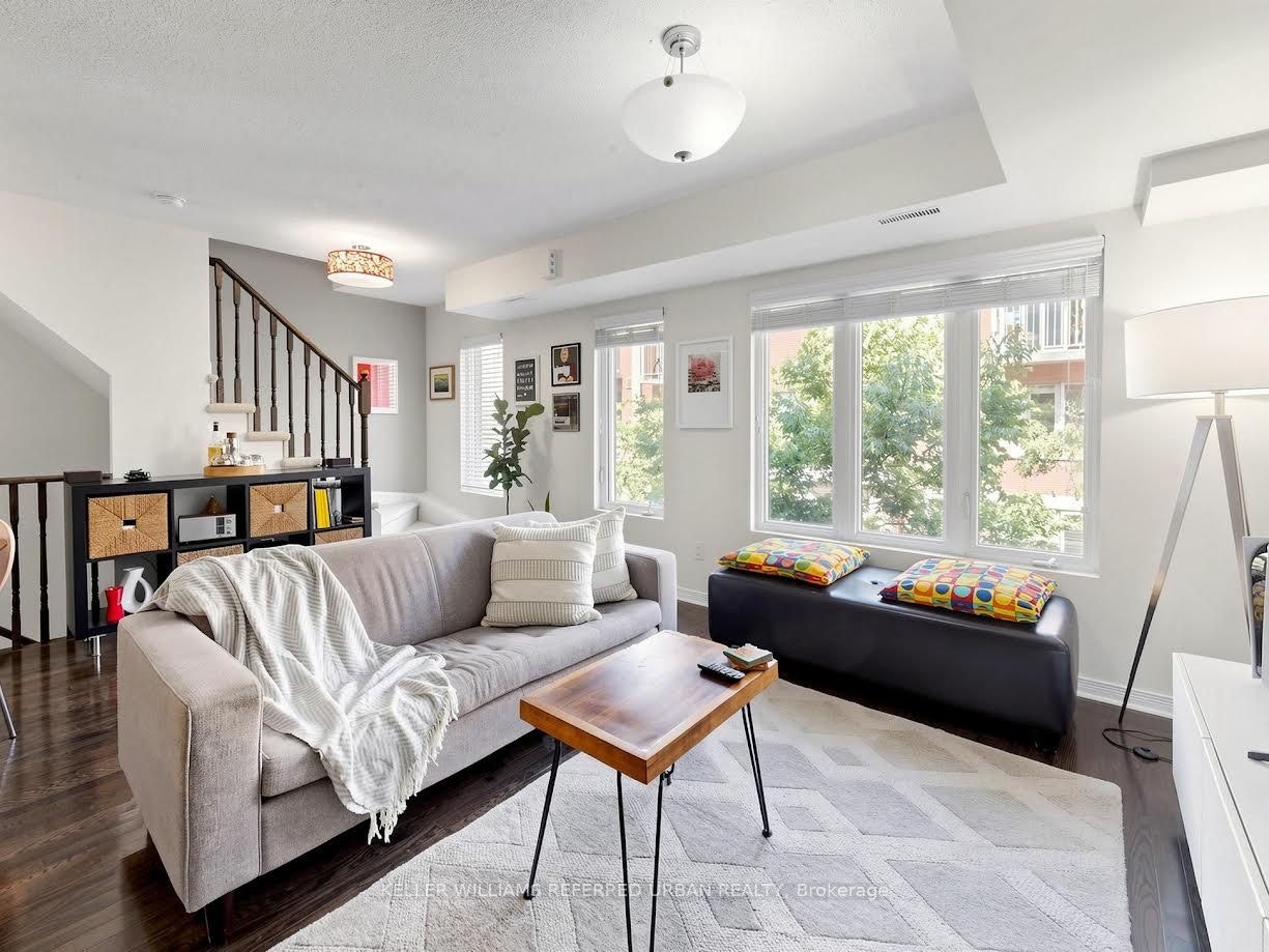 213-20 Foundry Avenue N, Toronto, ON, M6H 4L1
