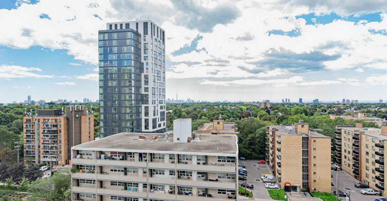 1201-141 Lyon Court, Toronto, ON, M6B 3H2 - 21