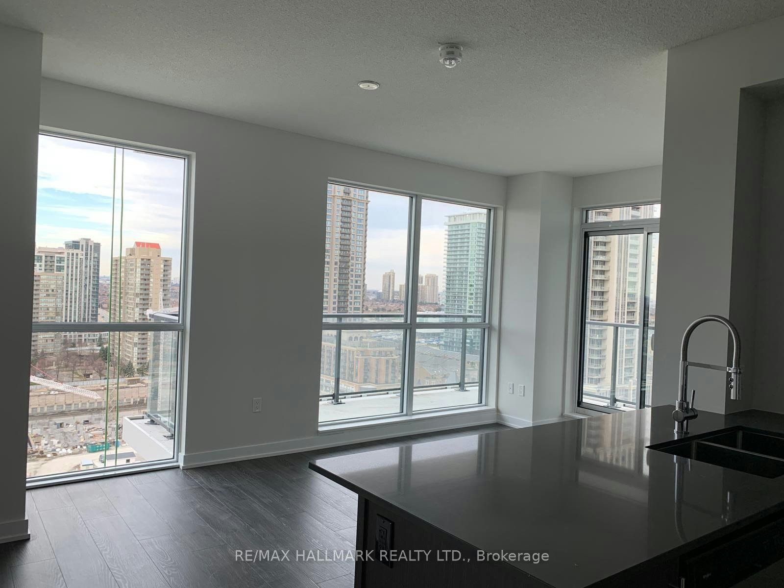 1804-4085 Parkside Village Drive, Mississauga, ON, L5B 0K9