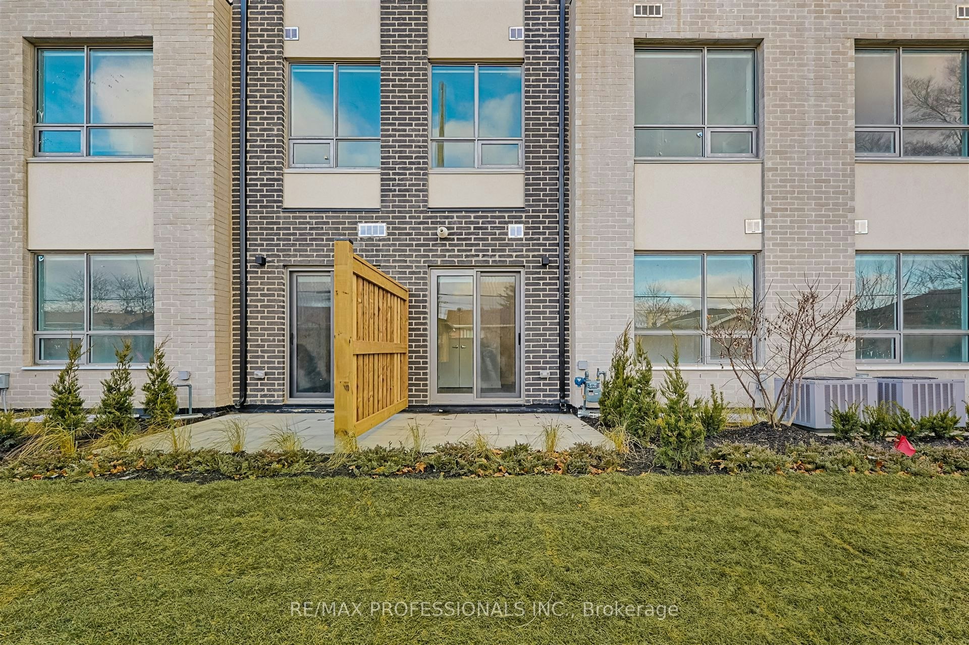 113-62 Dixfield Drive, Toronto, ON, M9C 3W1 - 22