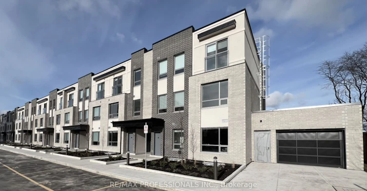 113-62 Dixfield Drive, Toronto, ON, M9C 3W1