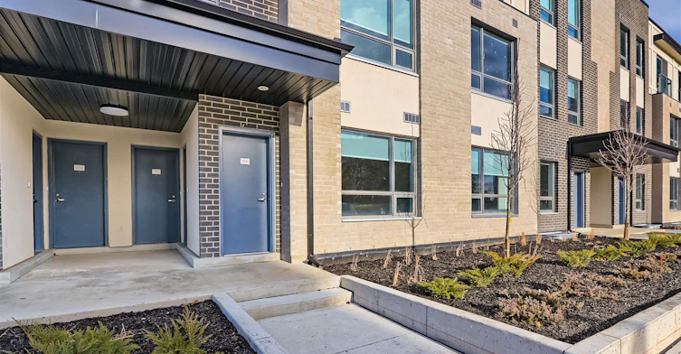113-62 Dixfield Drive, Toronto, ON, M9C 3W1 - 2