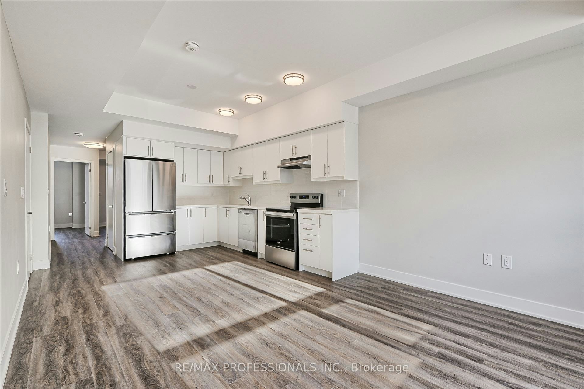 113-62 Dixfield Drive, Toronto, ON, M9C 3W1 - 3