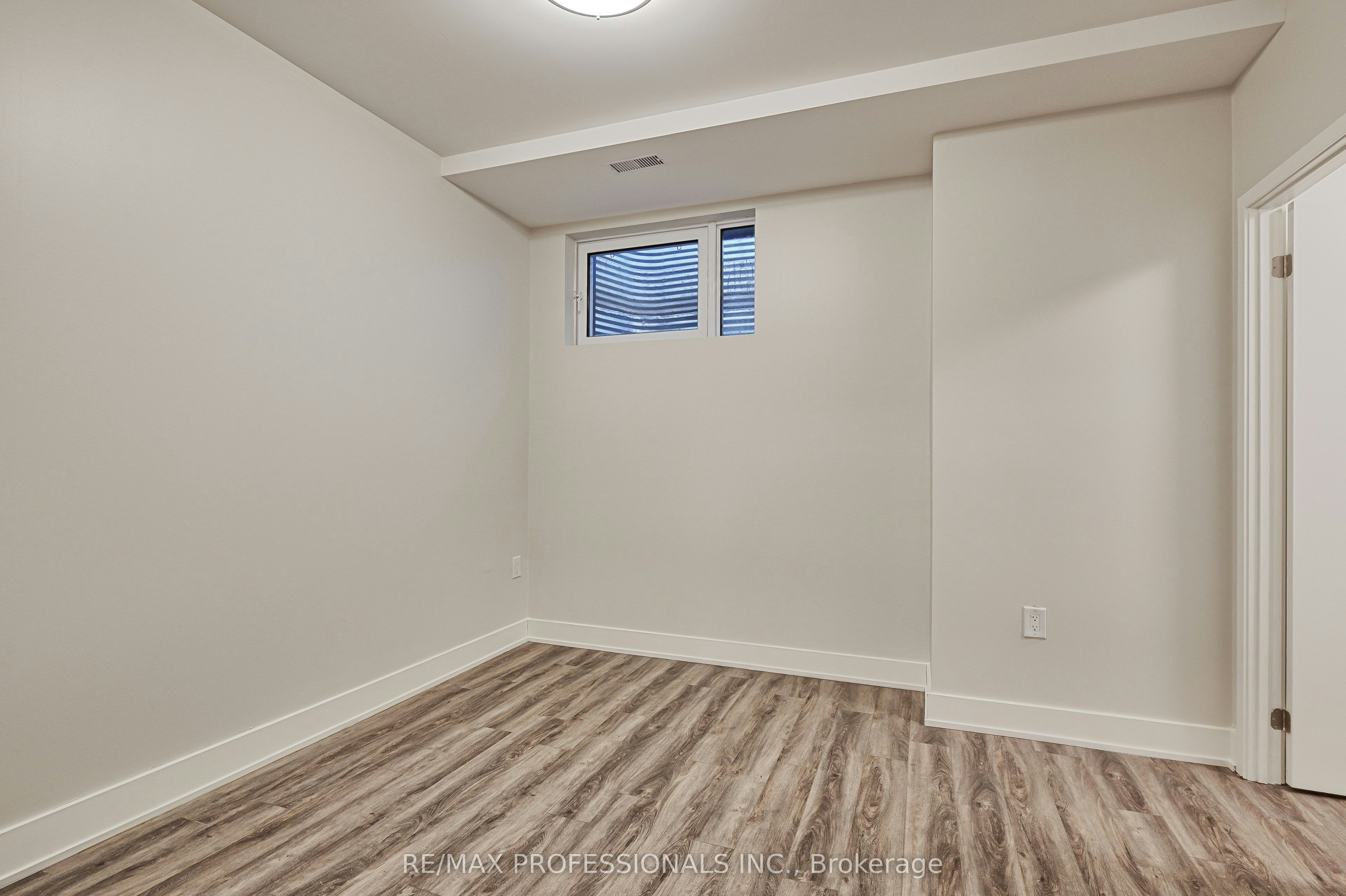 124-62 Dixfield Drive, Toronto, ON, M9C 3W1 - 33