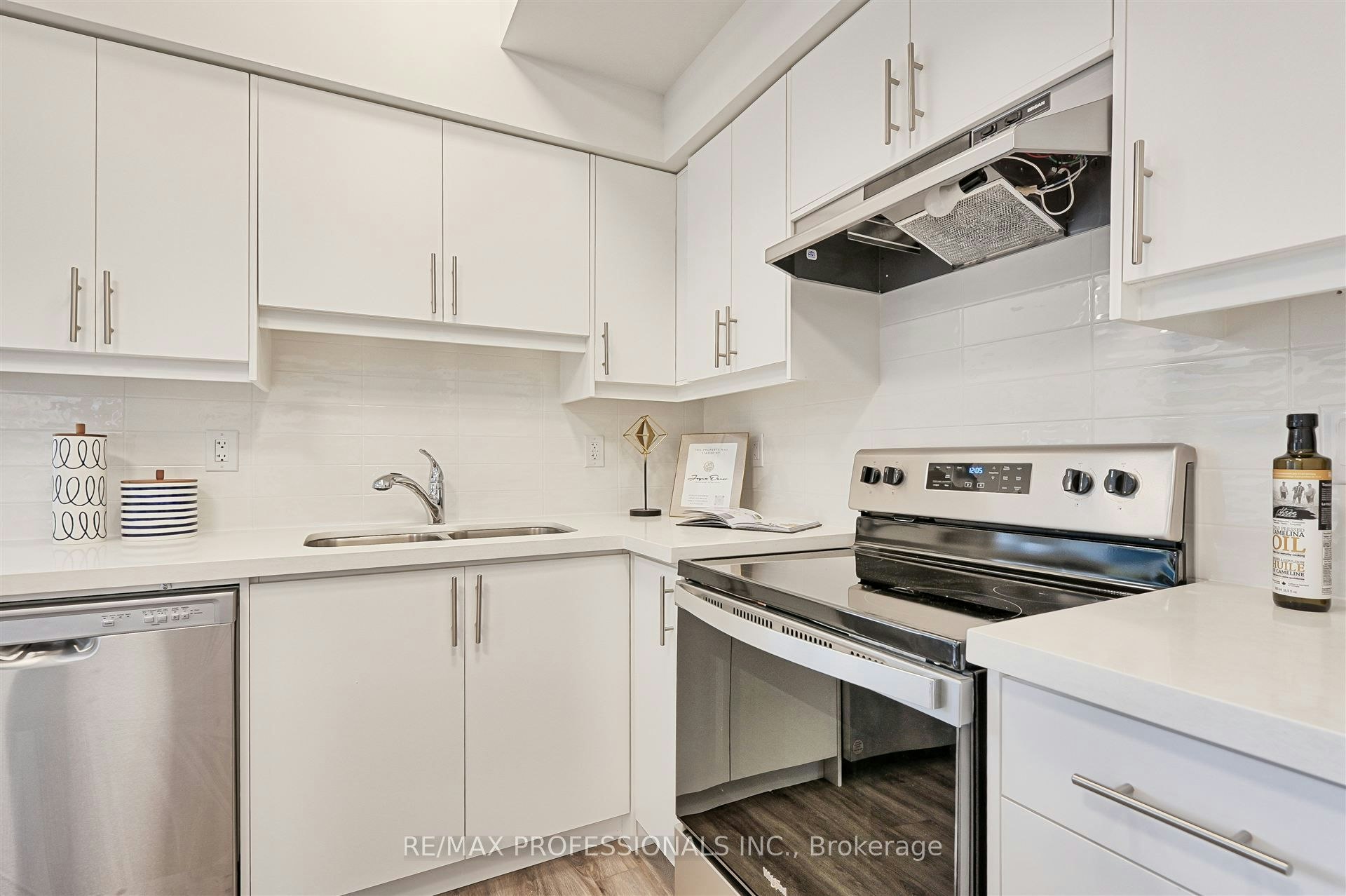 124-62 Dixfield Drive, Toronto, ON, M9C 3W1 - 17