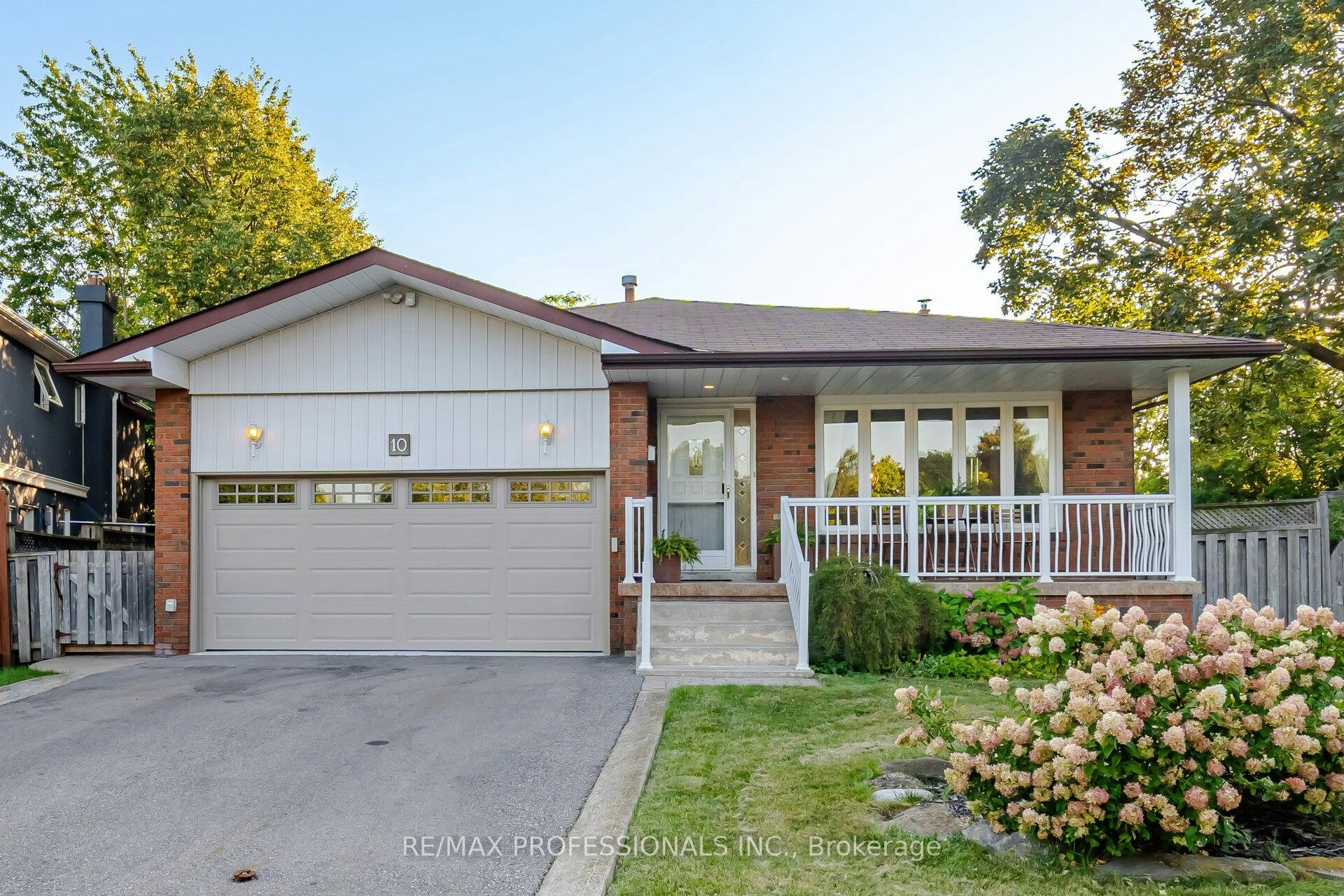 10 Hopedale Court, Mississauga, ON, L5M 2E9