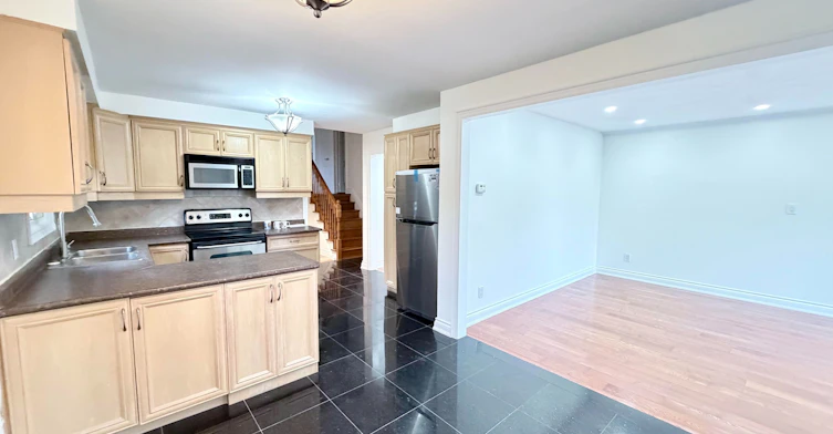 Main Floor-3948 Midhurst Lane, Mississauga, ON, L4Z 1C7 - 2