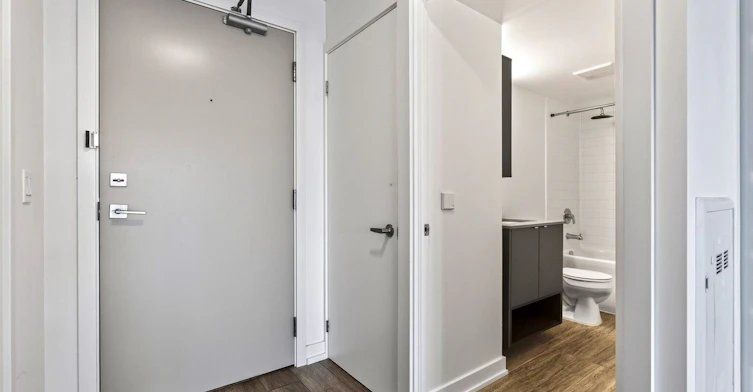 b427-1119 Cooke Boulevard, Burlington, ON, L7T 0C7 - 4