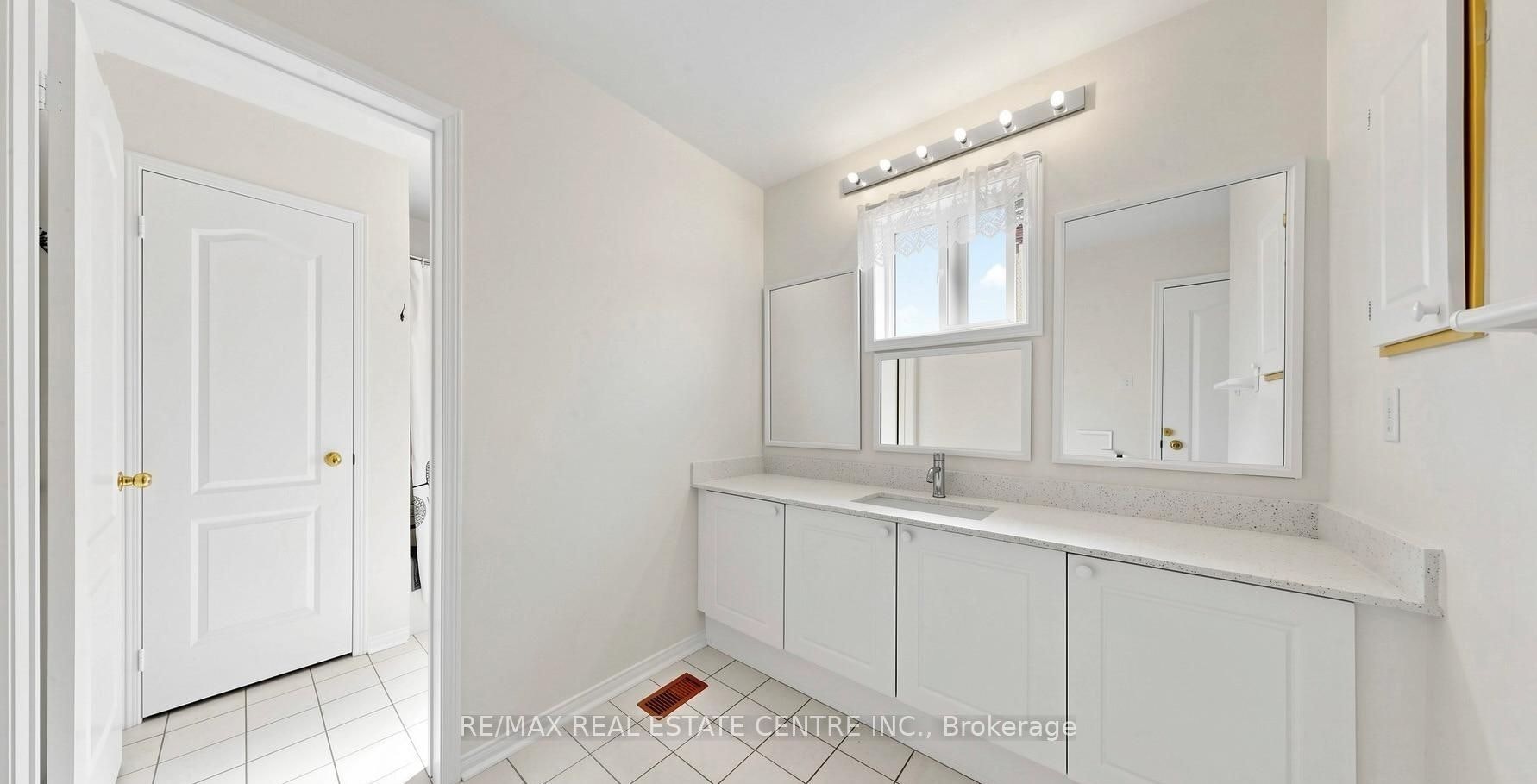 5937 Summerside Drive, Mississauga, ON, L5M 6K8 - 19