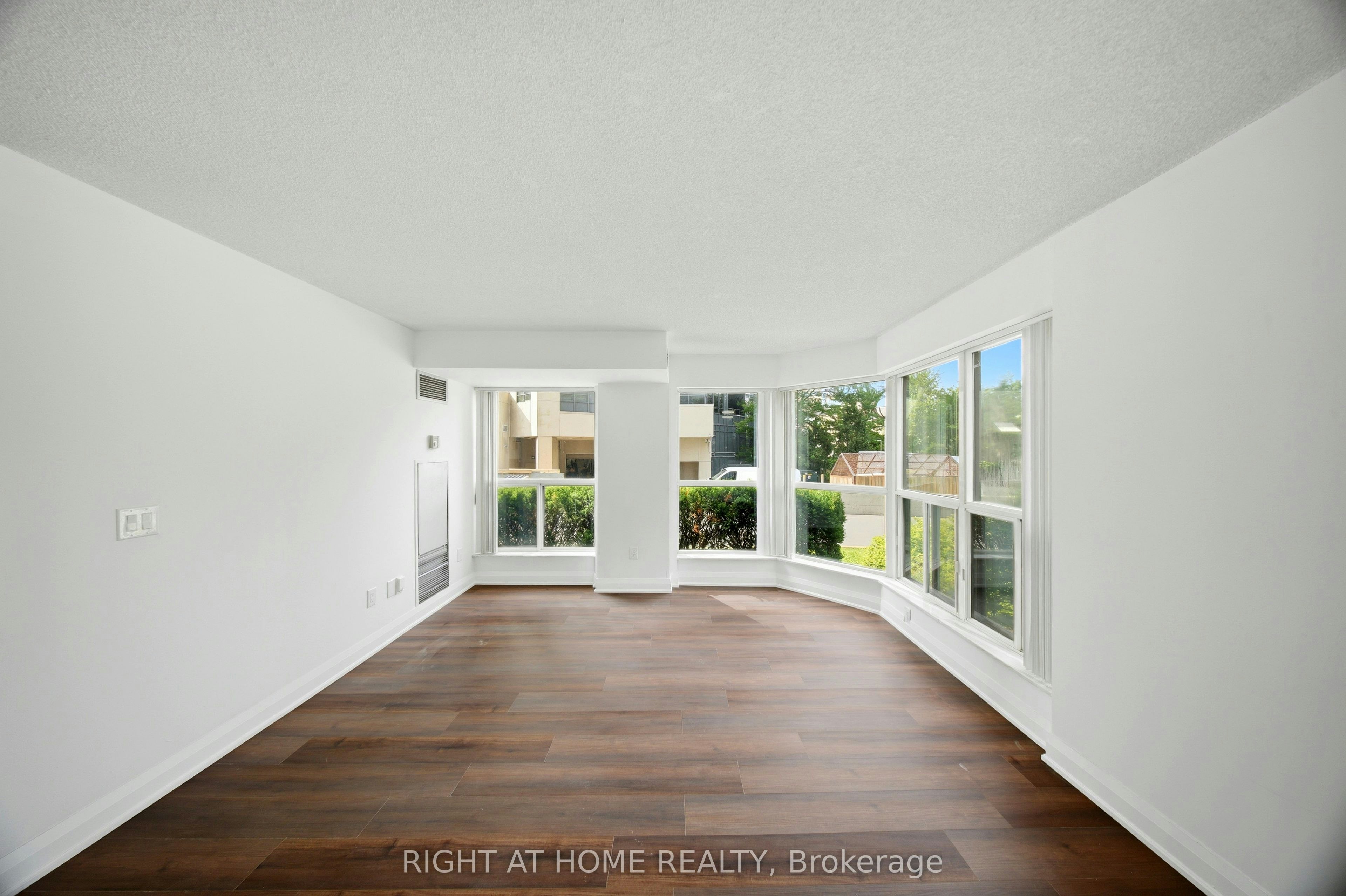 203-335 Webb Drive, Mississauga, ON, L5B 4A1 - 9