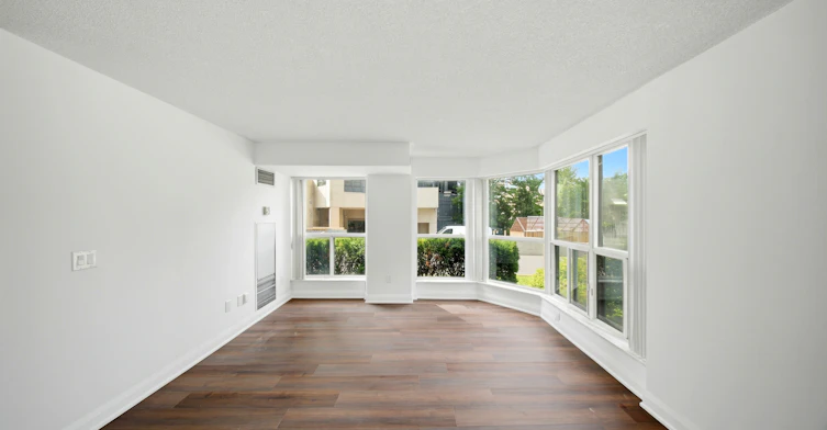 203-335 Webb Drive, Mississauga, ON, L5B 4A1 - 9