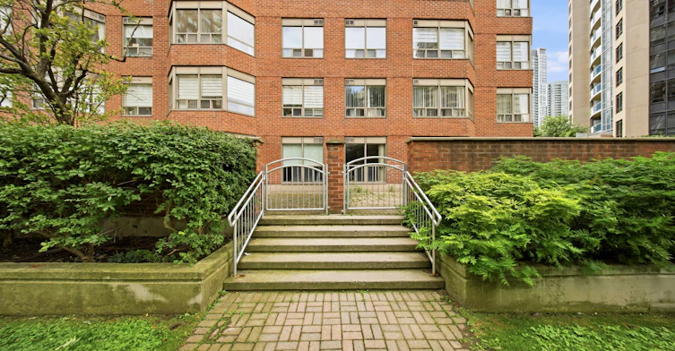 203-335 Webb Drive, Mississauga, ON, L5B 4A1 - 20