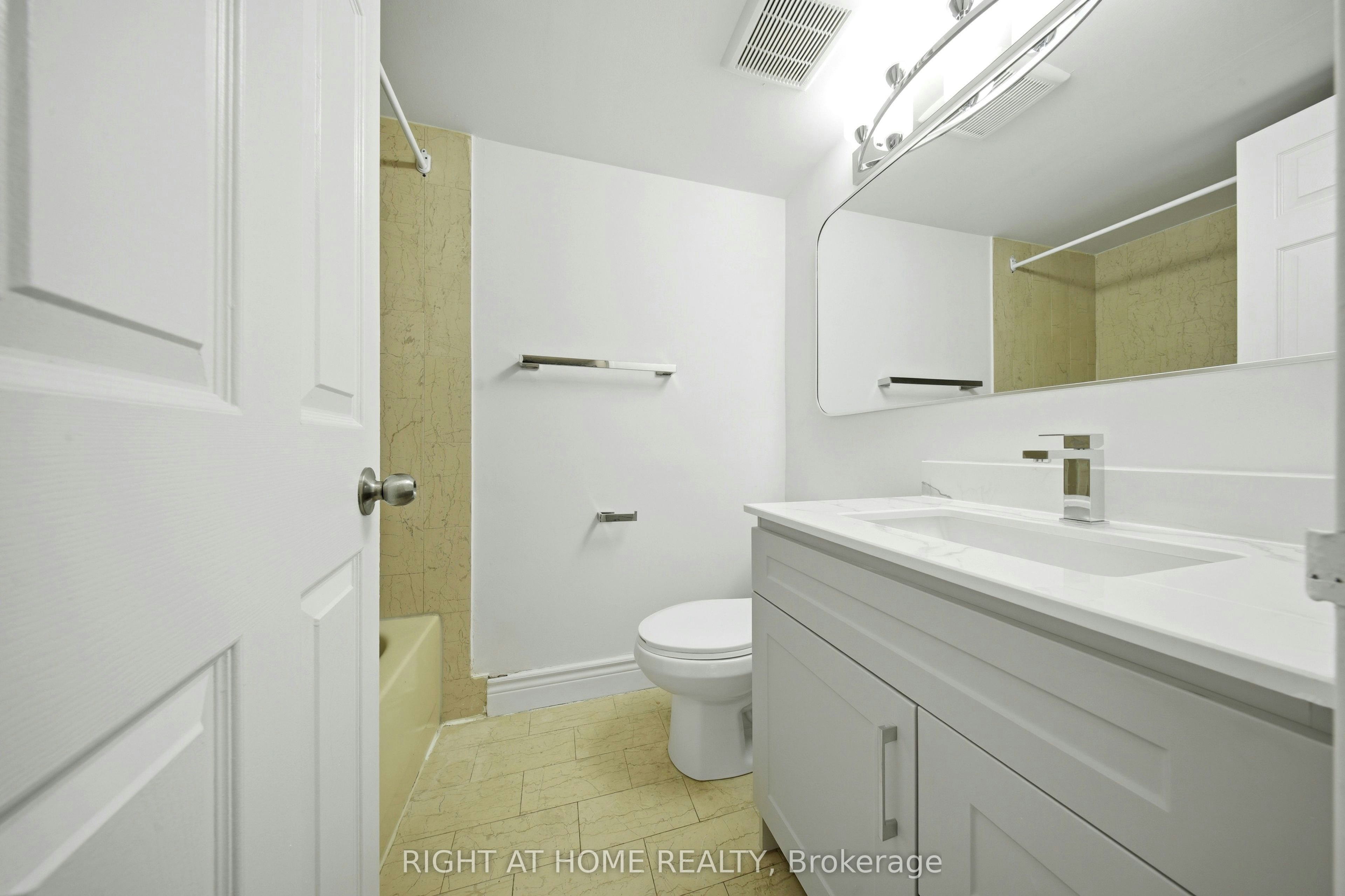 203-335 Webb Drive, Mississauga, ON, L5B 4A1 - 17