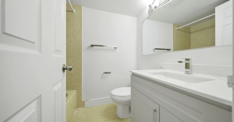 203-335 Webb Drive, Mississauga, ON, L5B 4A1 - 17