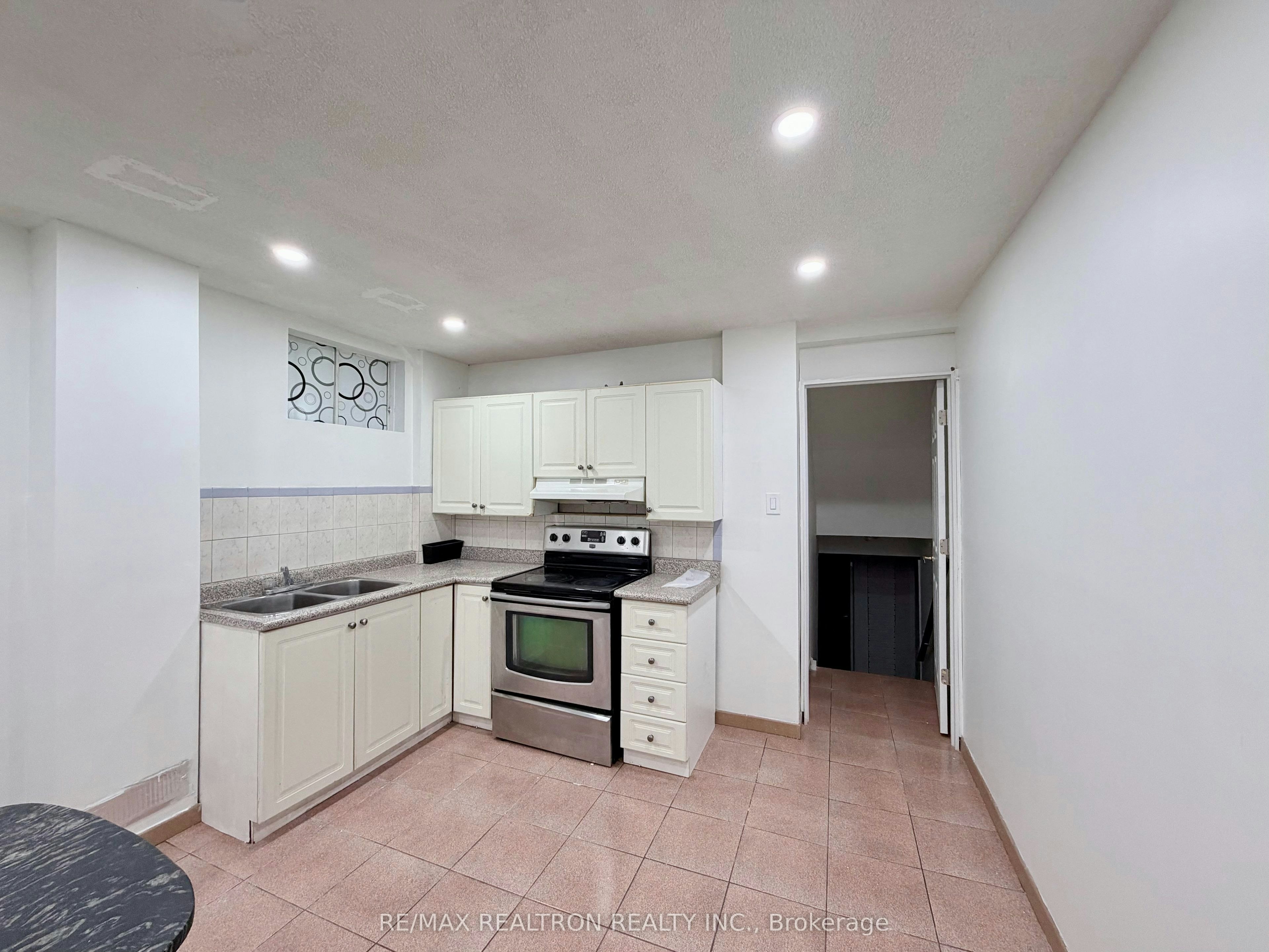Basement-3948 Midhurst Lane, Mississauga, ON, L4Z 1C7