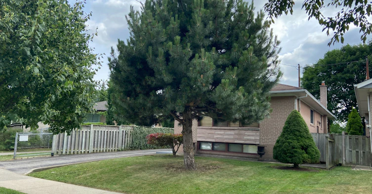 32 Hagersville Court, Toronto, ON, M9C 4A3
