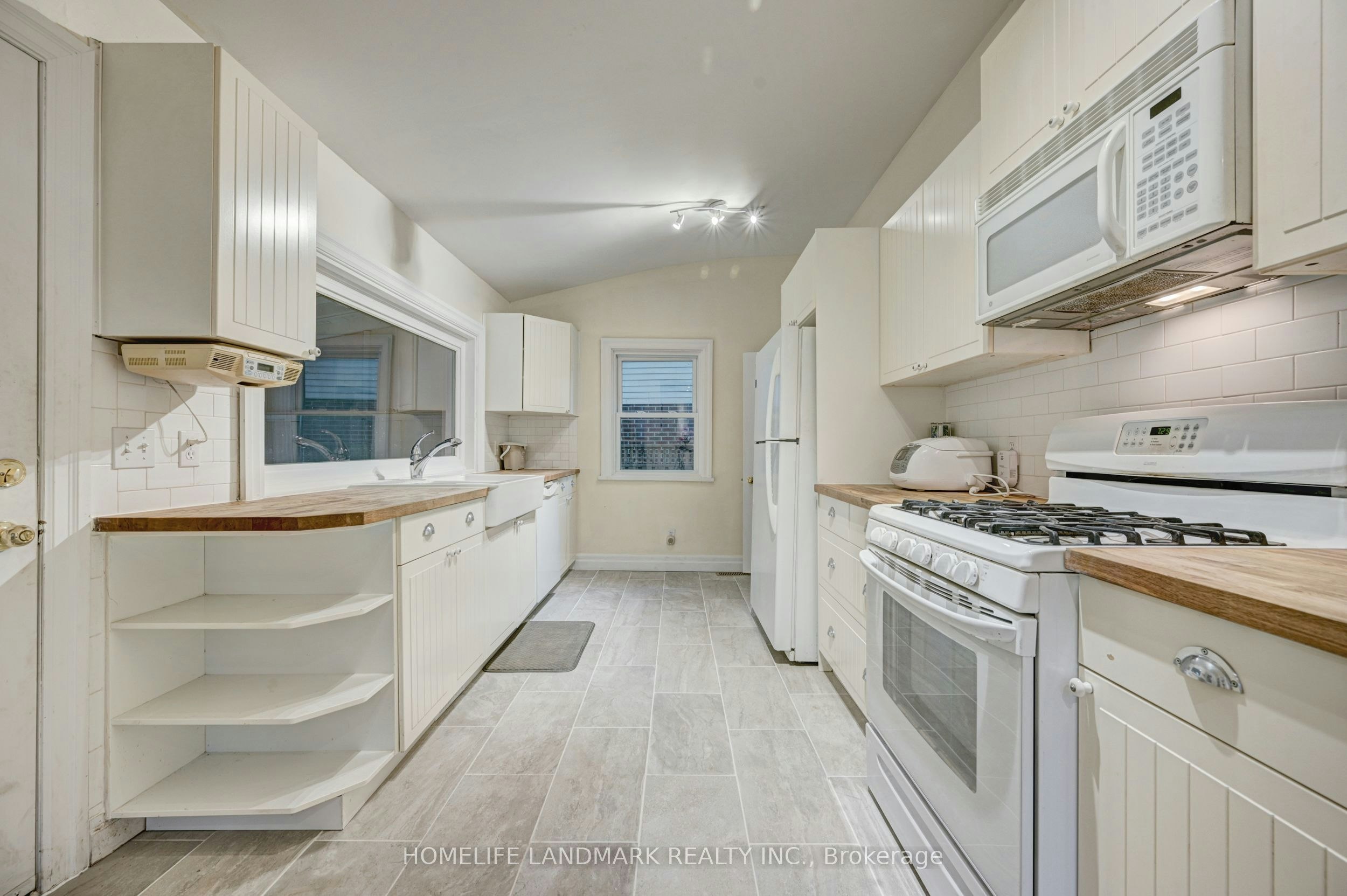 2174 New Street, Burlington, ON, L7R 1H8 - 9