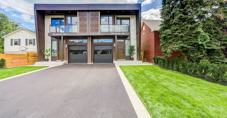 878 Atwater Avenue, Mississauga, ON, L5E 1M1