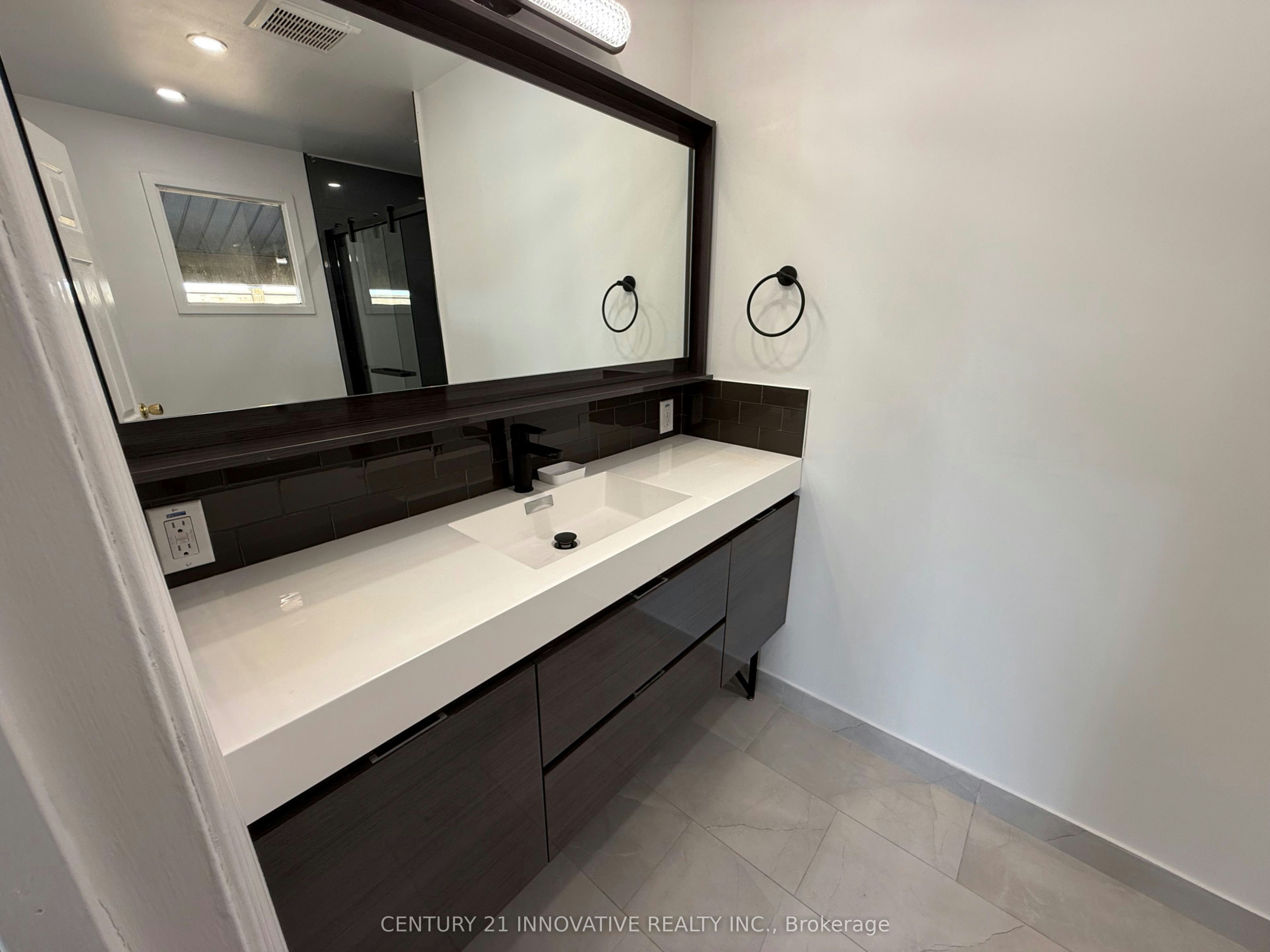 Upper-541 Chamberlain Road, Burlington, ON, L7L 2V2 - 20