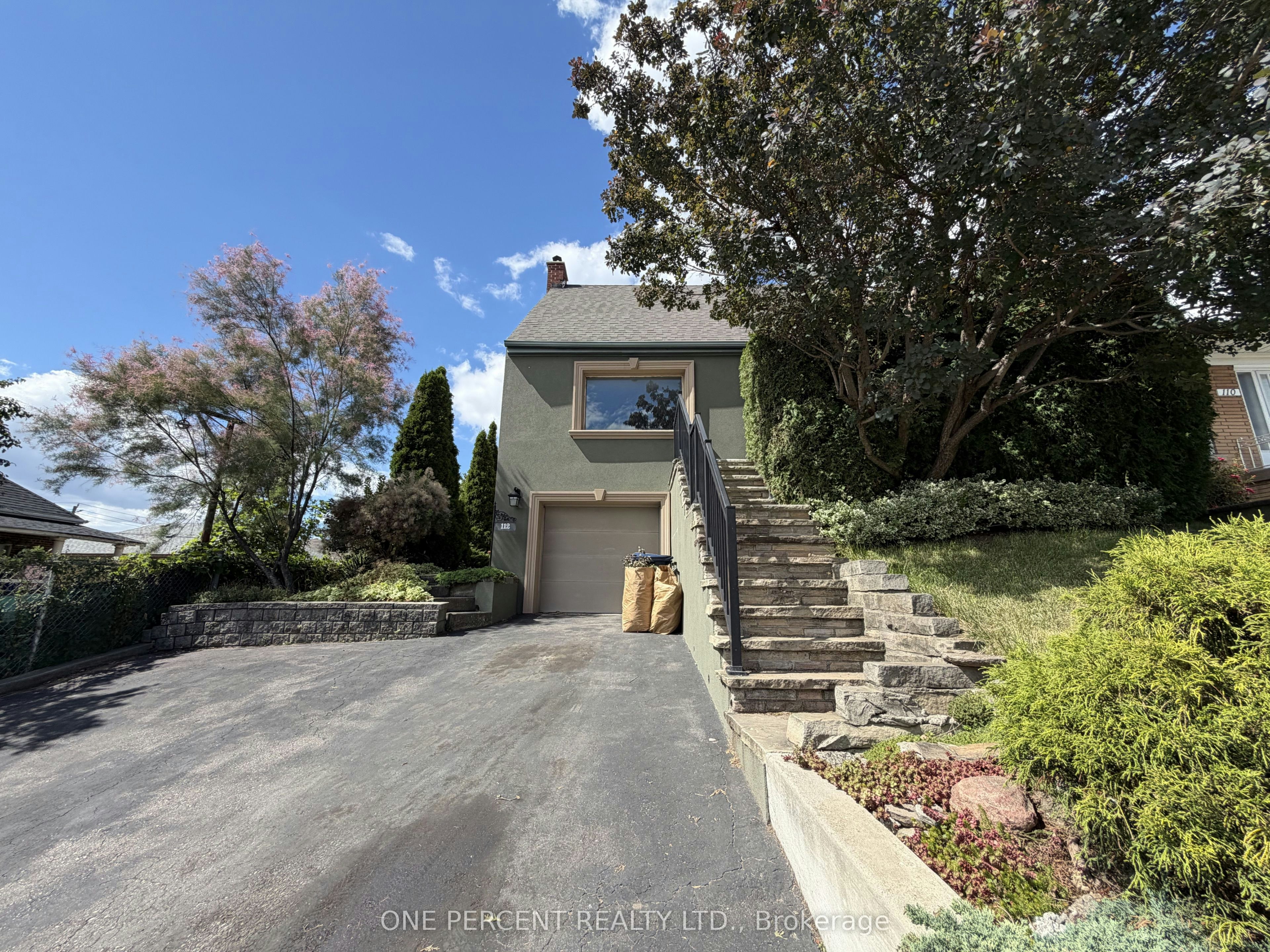 112 Yore Road, Toronto, ON, M6M 1X1