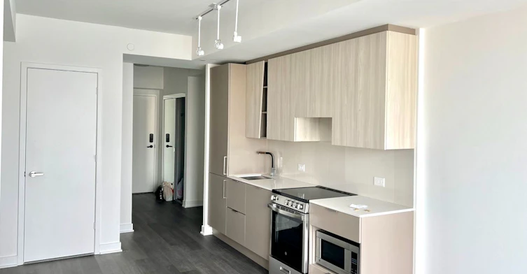 1702-3900 Confederation Parkway, Mississauga, ON, L5B 0M3 - 4