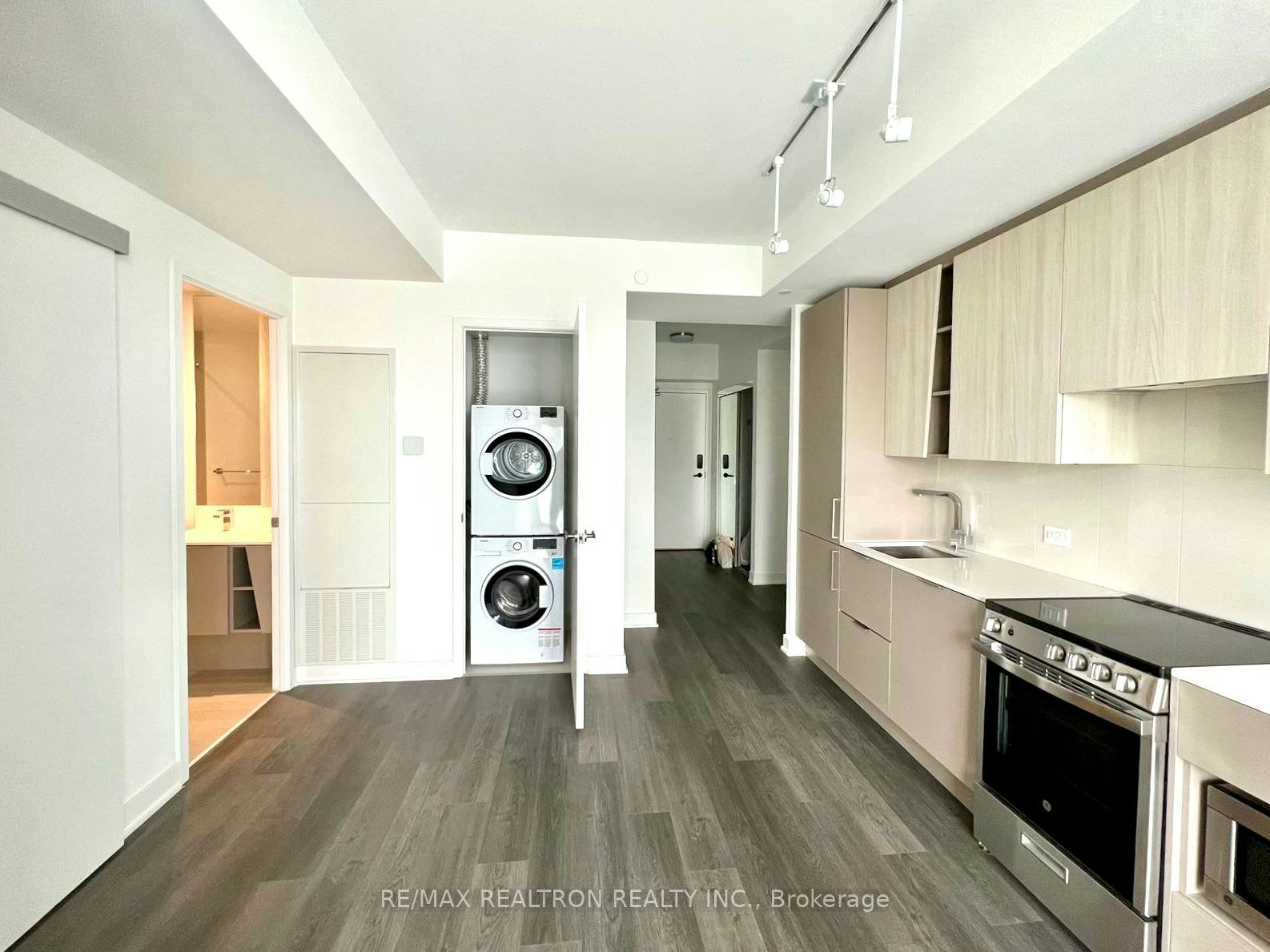 1702-3900 Confederation Parkway, Mississauga, ON, L5B 0M3 - 6
