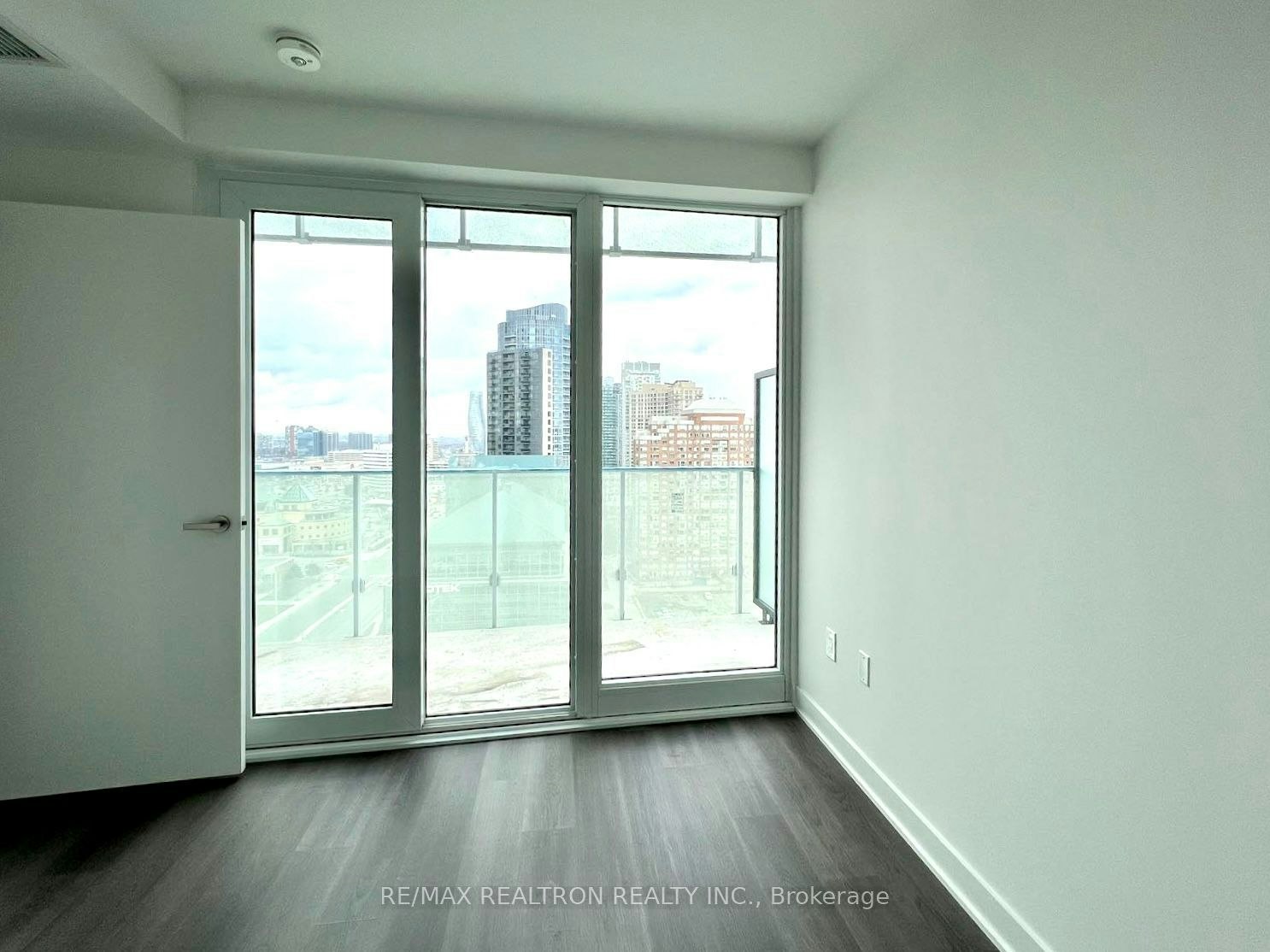 1702-3900 Confederation Parkway, Mississauga, ON, L5B 0M3 - 8