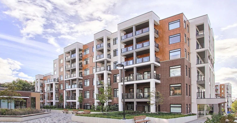 401-135 Canon Jackson Drive, Toronto, ON, M6M 0C3