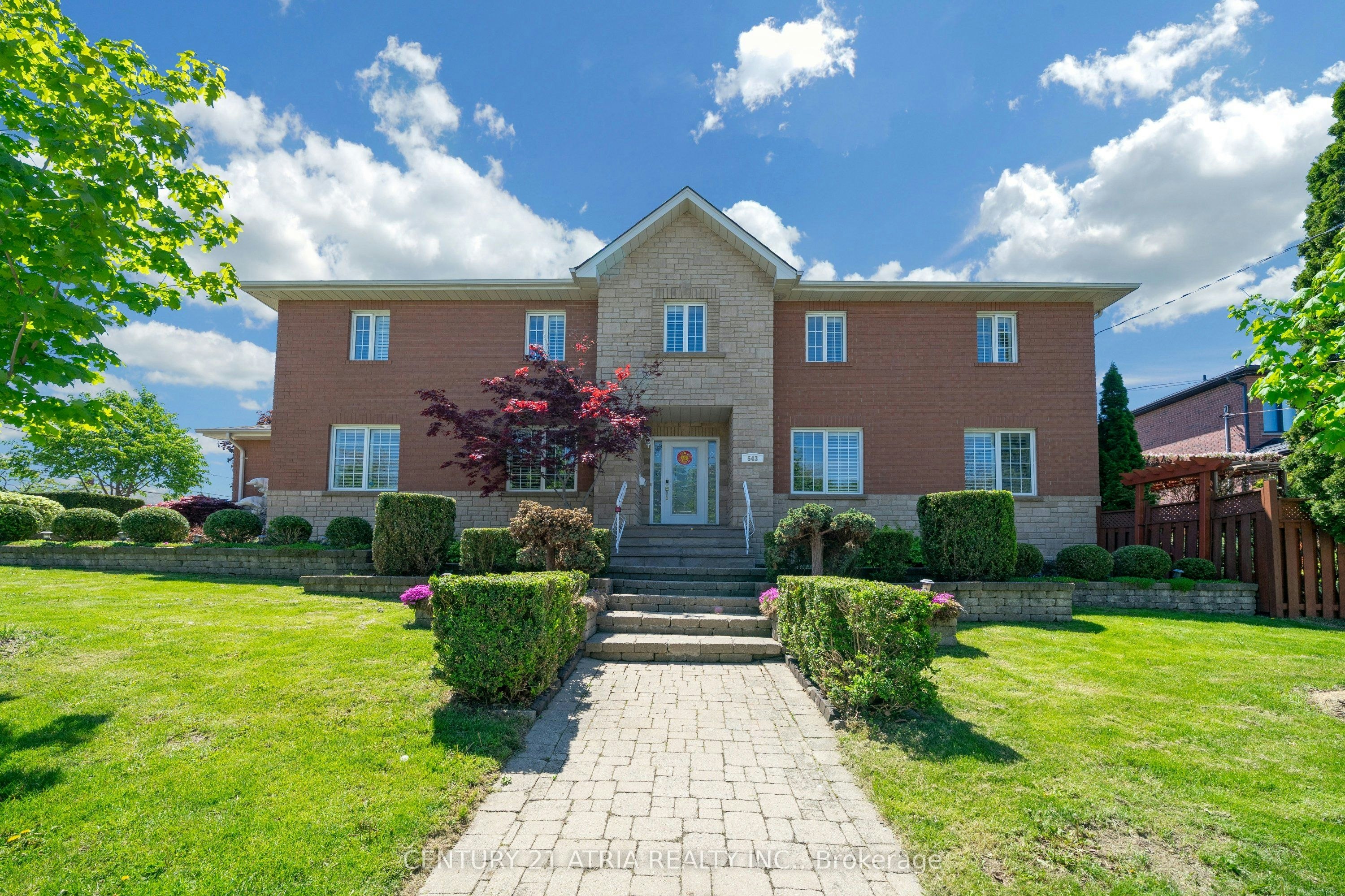 543 Queens Drive S, Toronto, ON, M6L 1M9