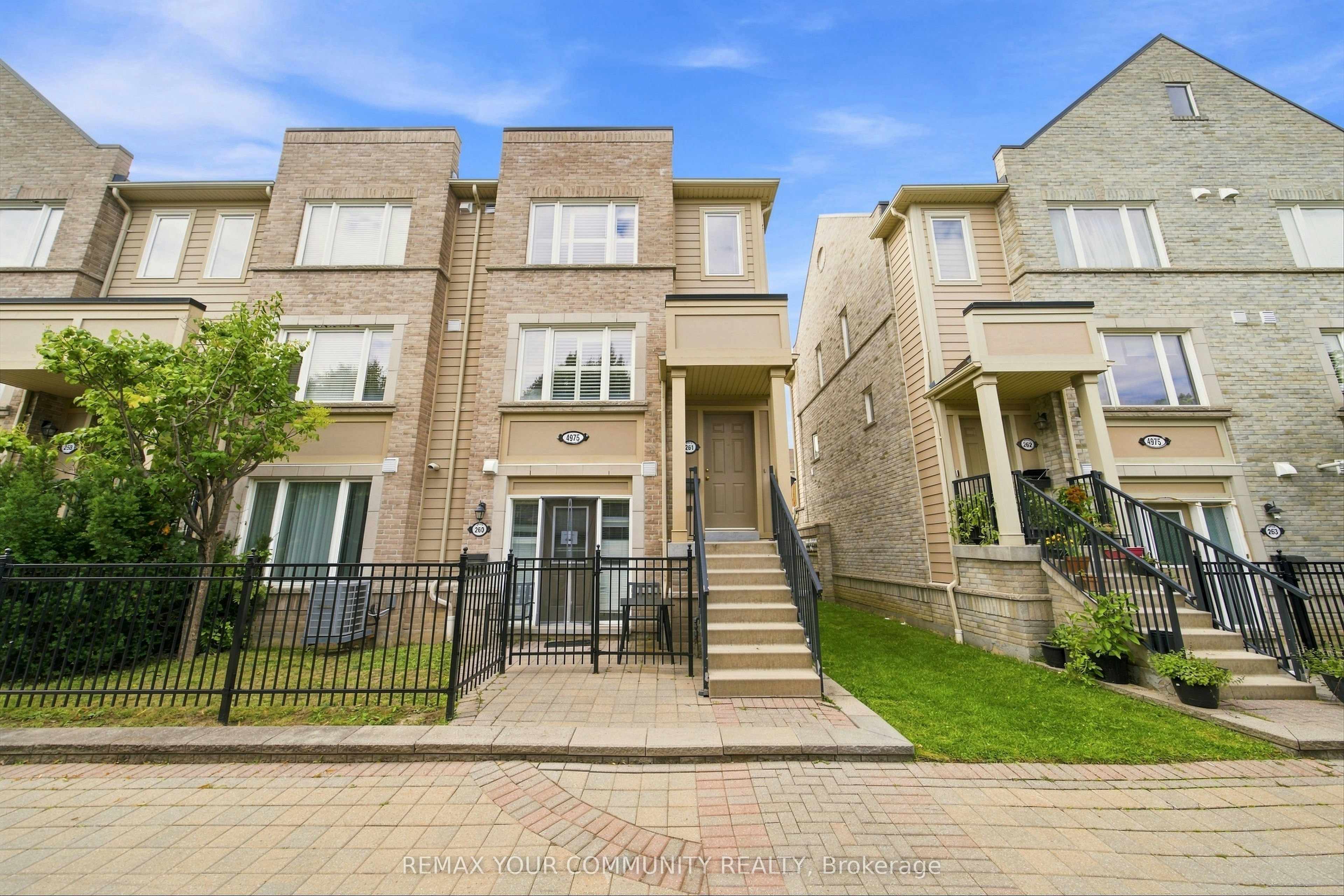 261-4975 Southampton Drive, Mississauga, ON, L5M 8E2