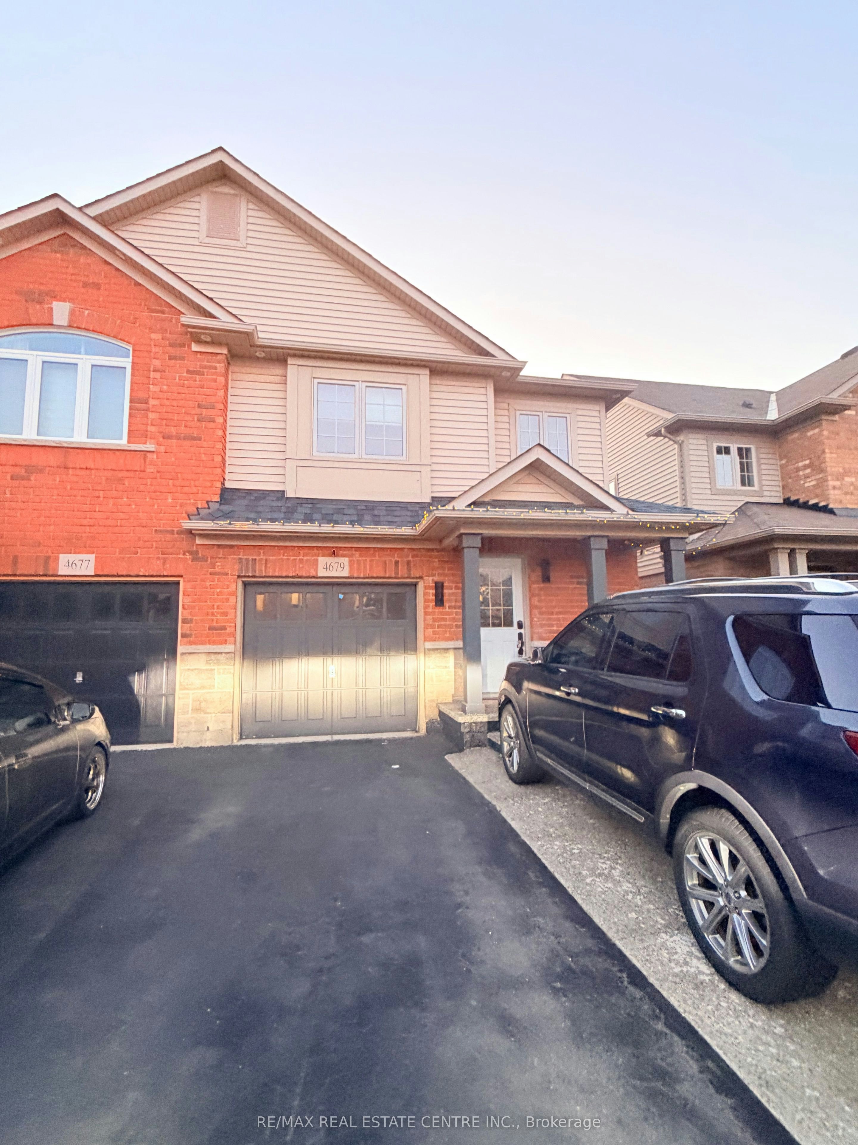 4679 Thomas Alton Boulevard, Burlington, ON, L7M 0J7 - 2