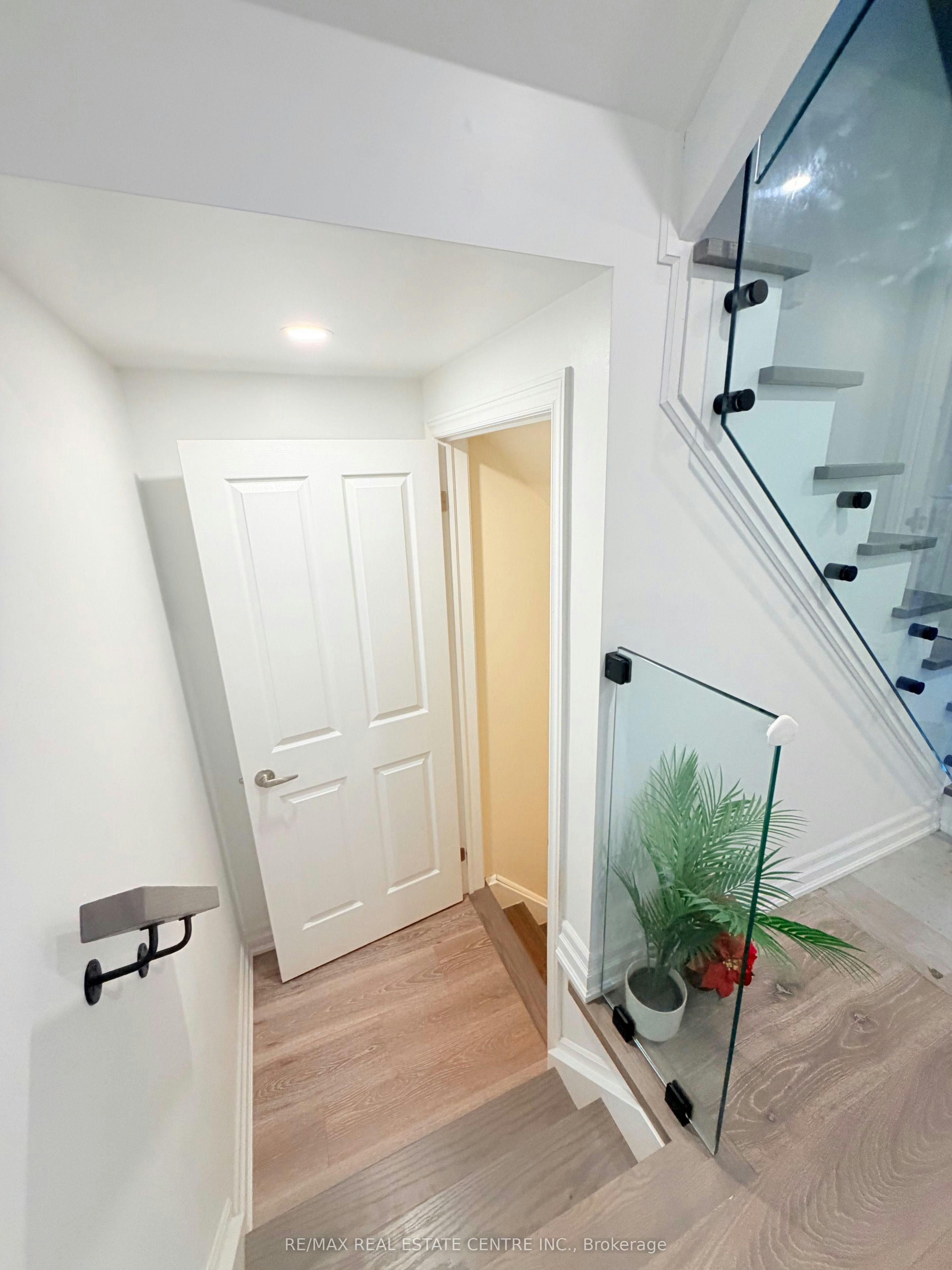 4679 Thomas Alton Boulevard, Burlington, ON, L7M 0J7 - 5