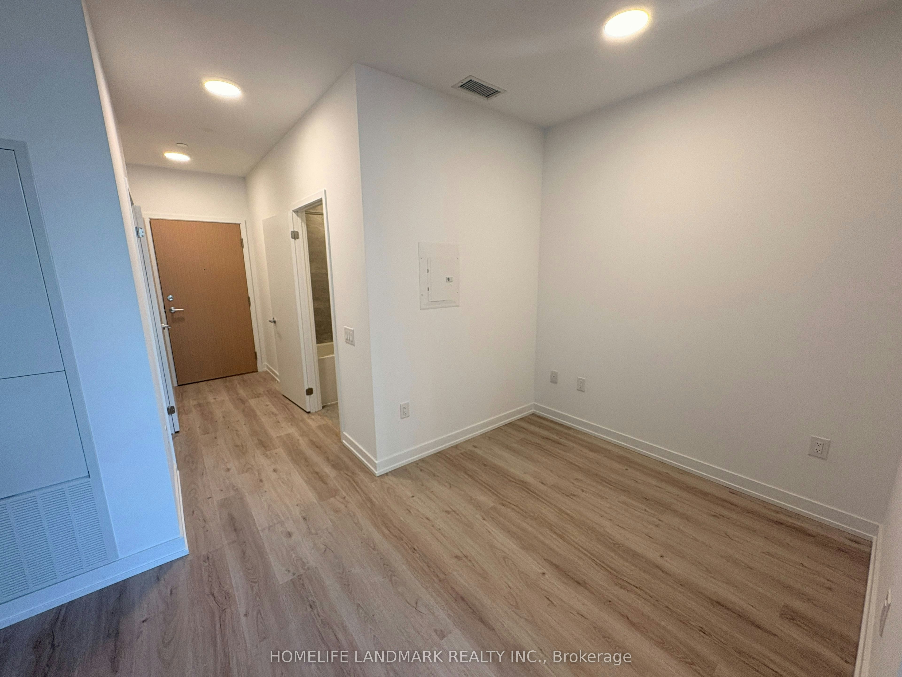 505-395 Square One Drive, Mississauga, ON, L5B 0P6 - 2