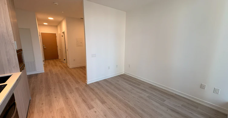 505-395 Square One Drive, Mississauga, ON, L5B 0P6 - 8