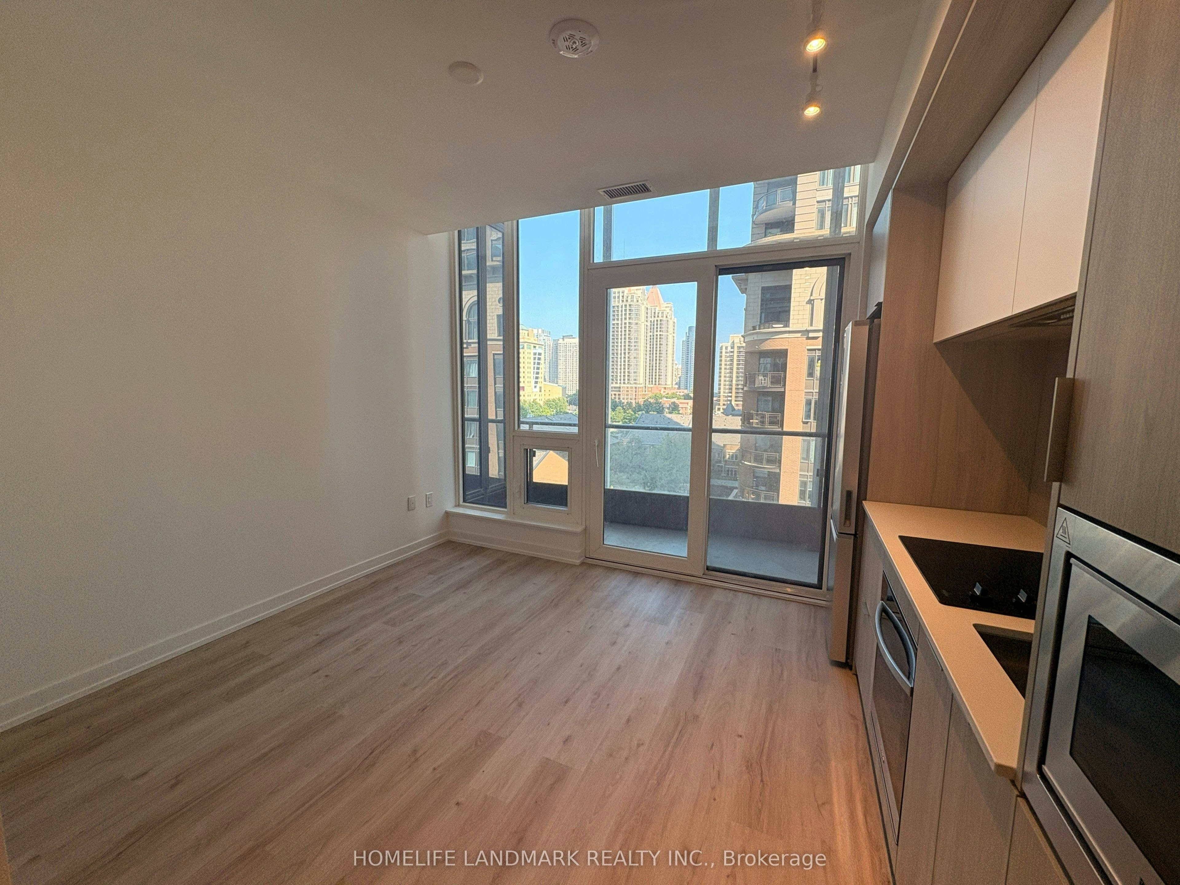 505-395 Square One Drive, Mississauga, ON, L5B 0P6 - 6