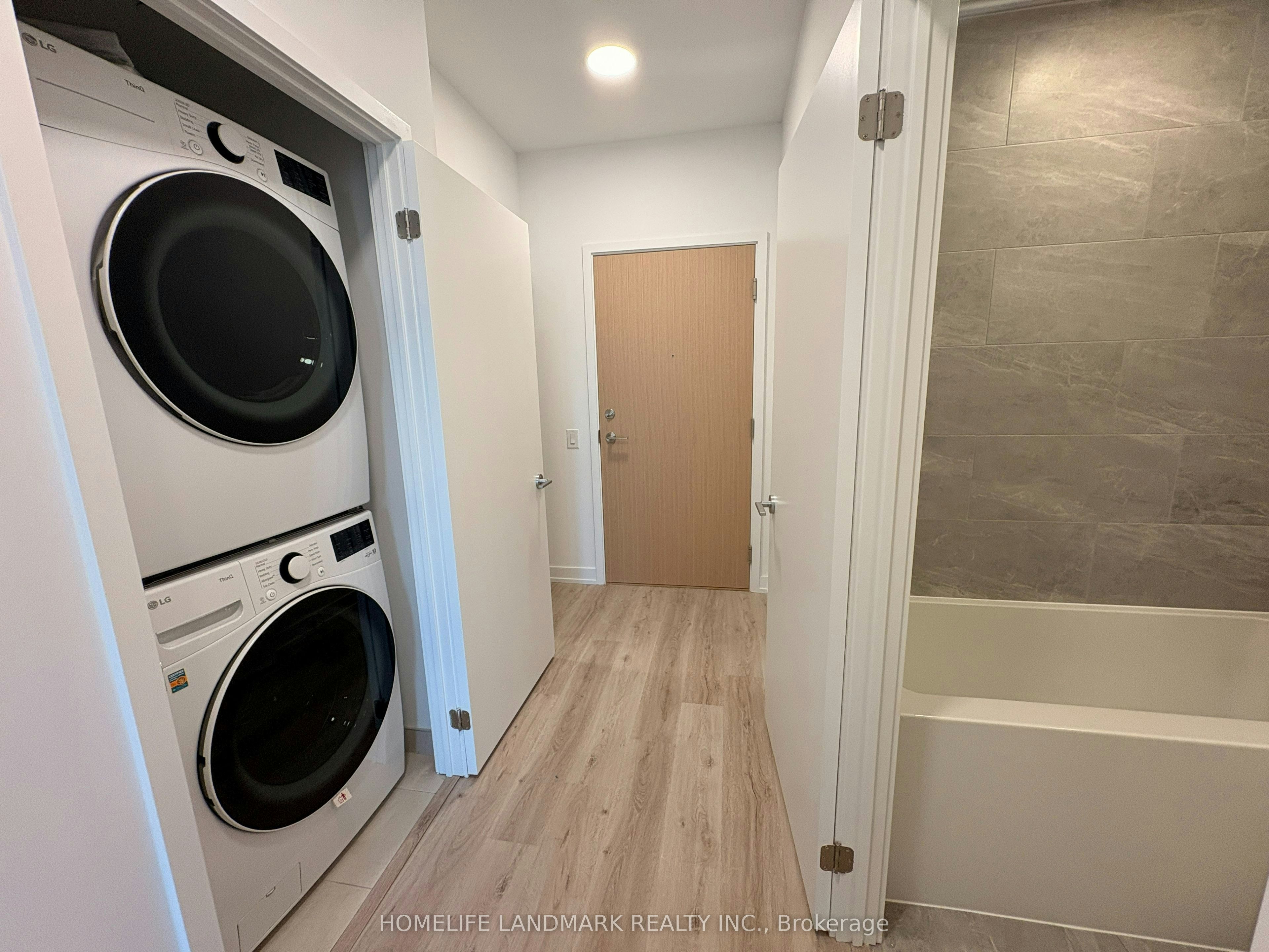 505-395 Square One Drive, Mississauga, ON, L5B 0P6 - 3
