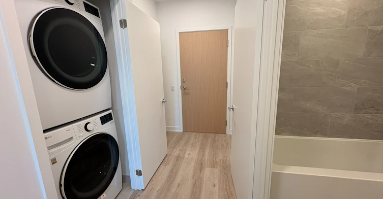 505-395 Square One Drive, Mississauga, ON, L5B 0P6 - 3