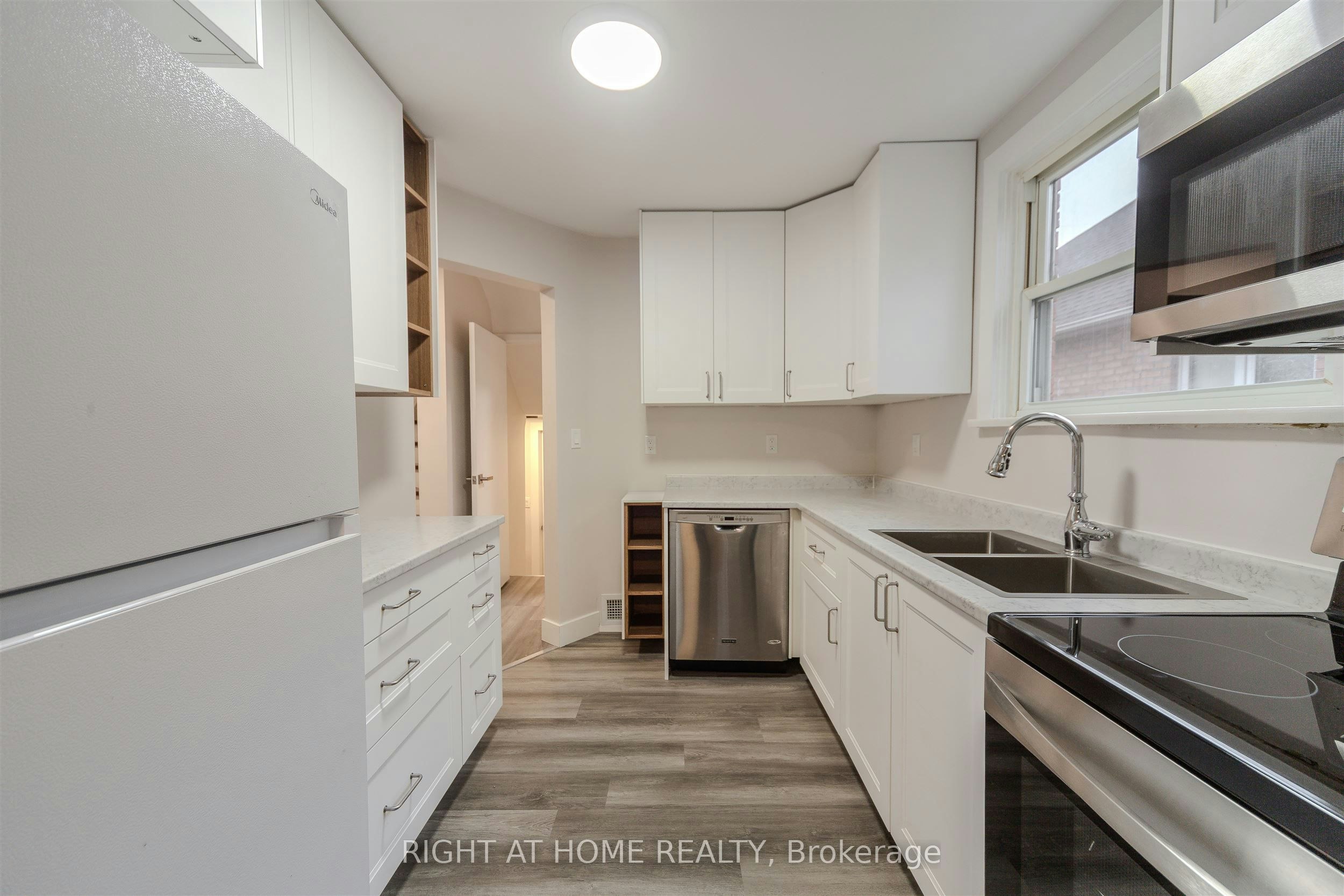 15 Elford Boulevard, Toronto, ON, M8Z 2L3 - 7