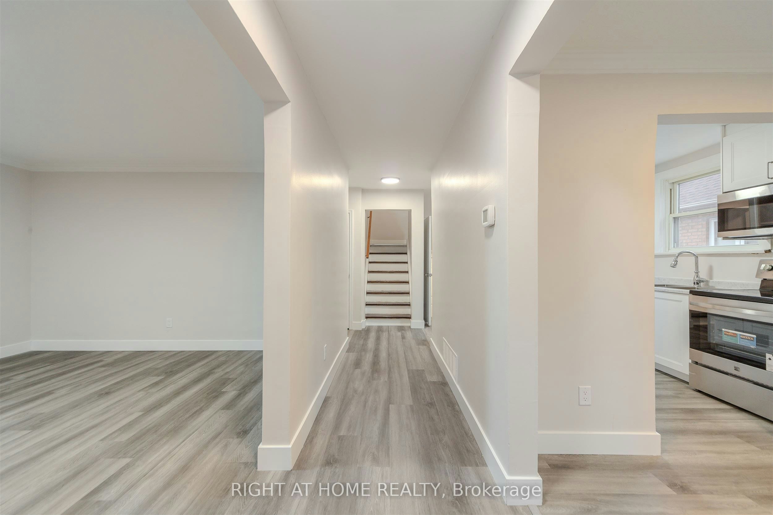 15 Elford Boulevard, Toronto, ON, M8Z 2L3 - 9