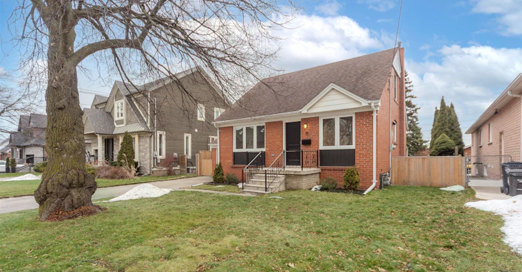 15 Elford Boulevard, Toronto, ON, M8Z 2L3 - 2