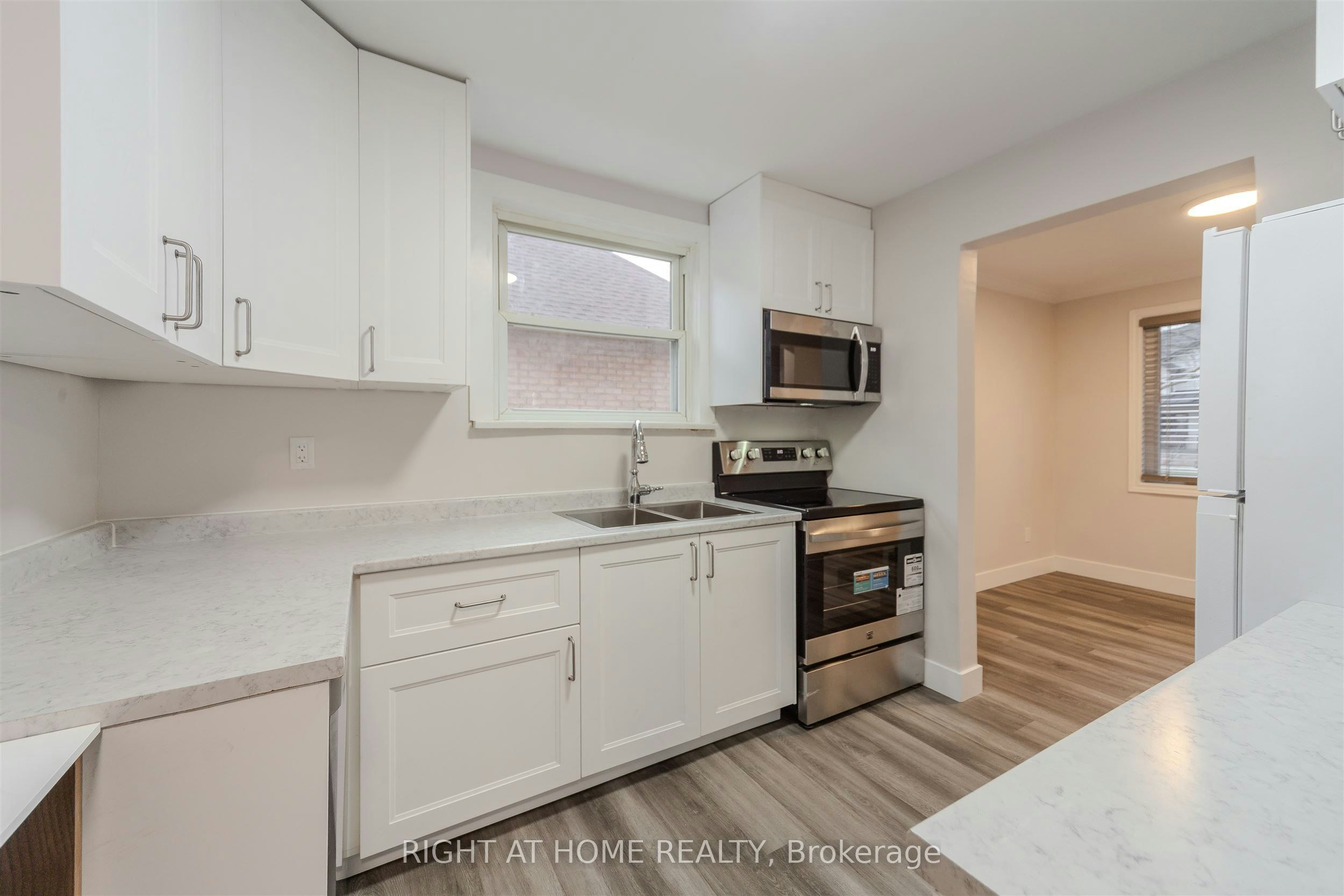 15 Elford Boulevard, Toronto, ON, M8Z 2L3 - 8